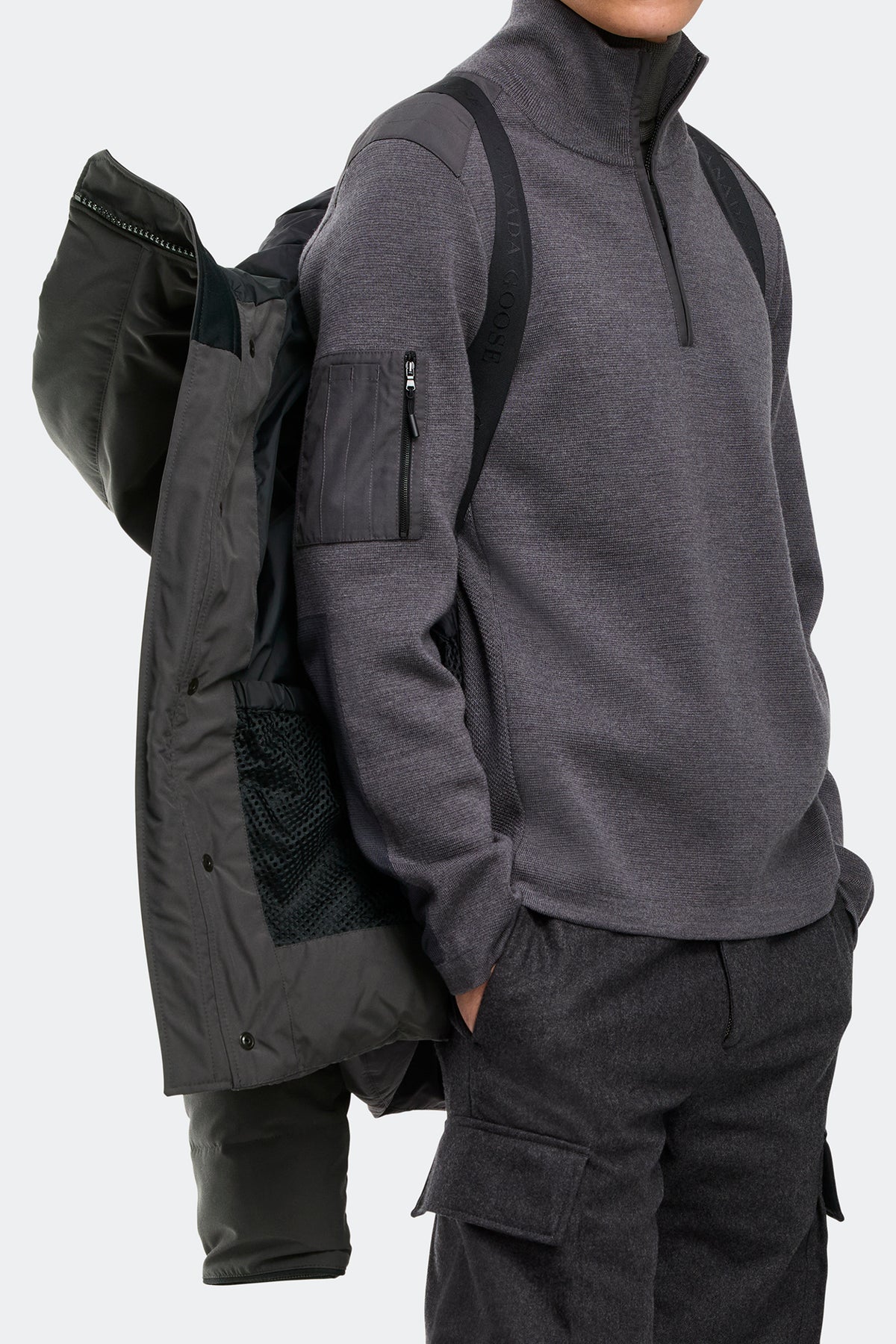 MacMillan Parka - Graphite 66 - on_detail_01