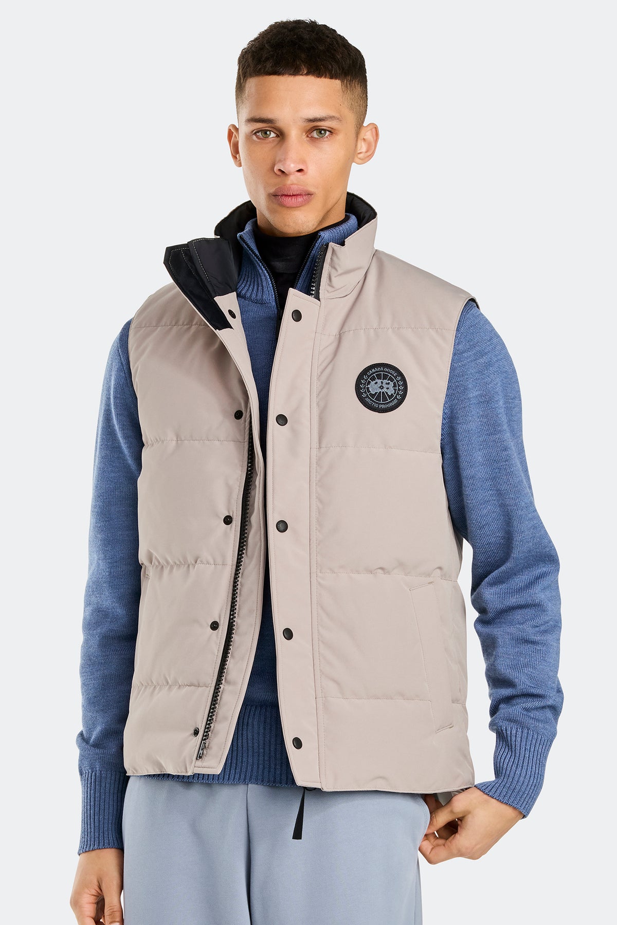 Garson Vest Black Disc - Limestone 432 - on_front_01