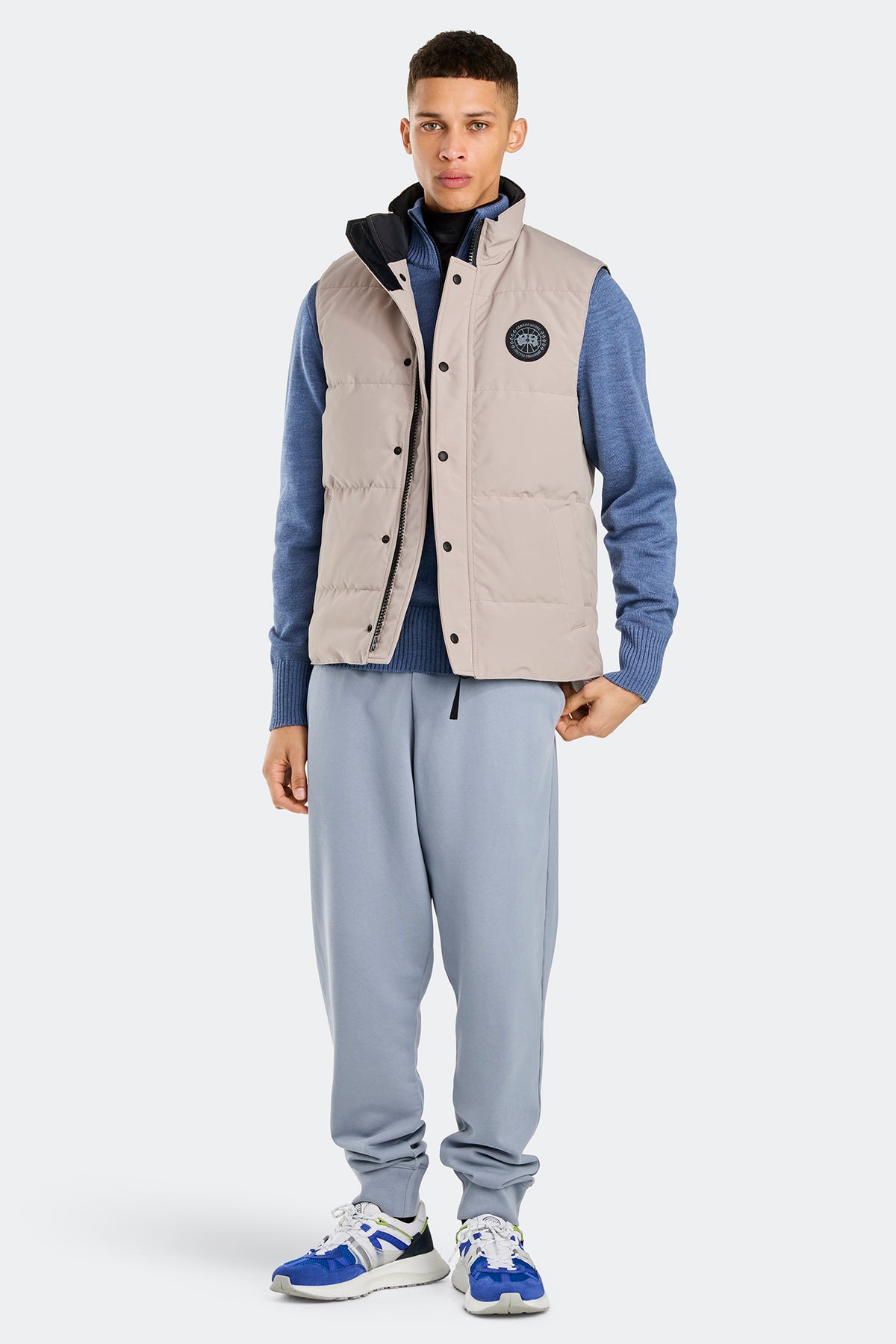 Garson Vest Black Disc - Limestone 432 - on_full_body_01