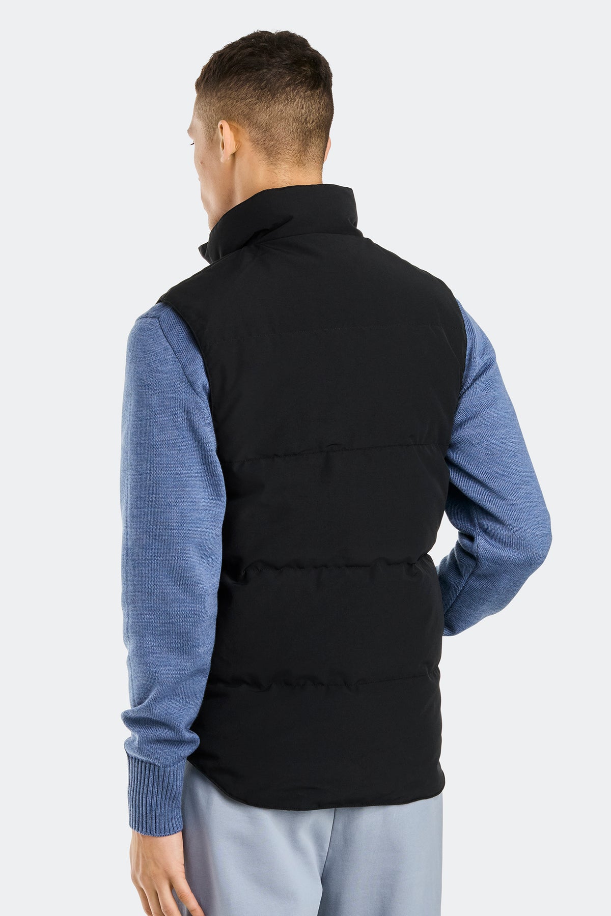Garson Vest Black Disc - Black 9061 - on_back_01