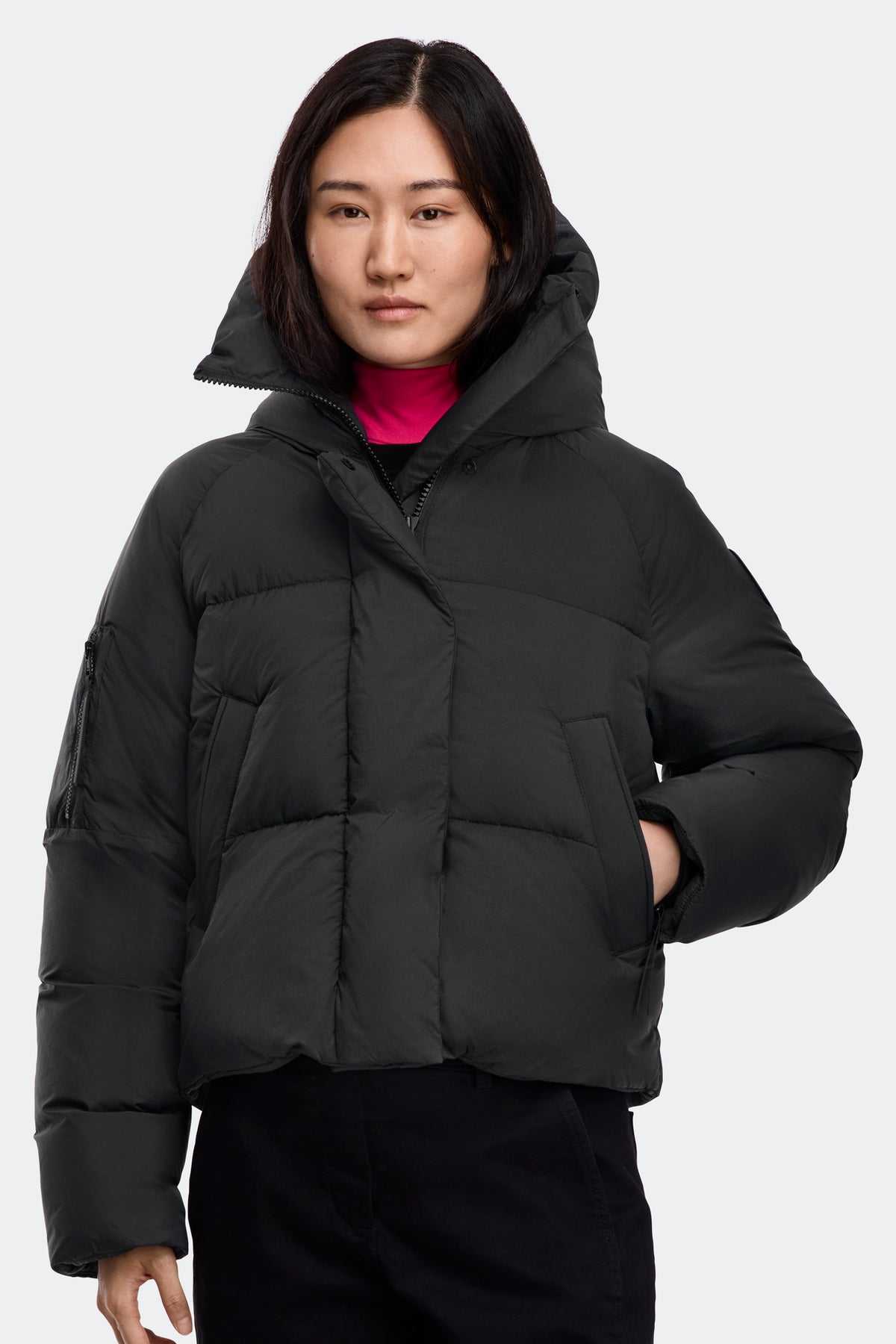 Chilliwack Puffer - Black 9061 - on_front_closed_01