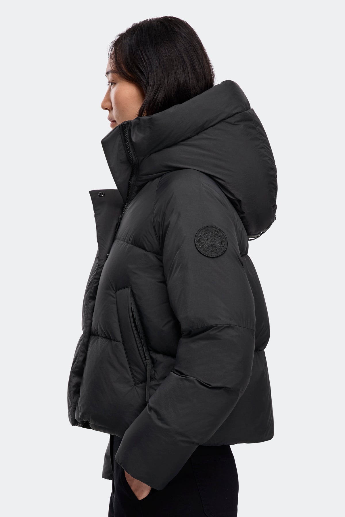 Chilliwack Puffer - Black 9061 - on_side_01