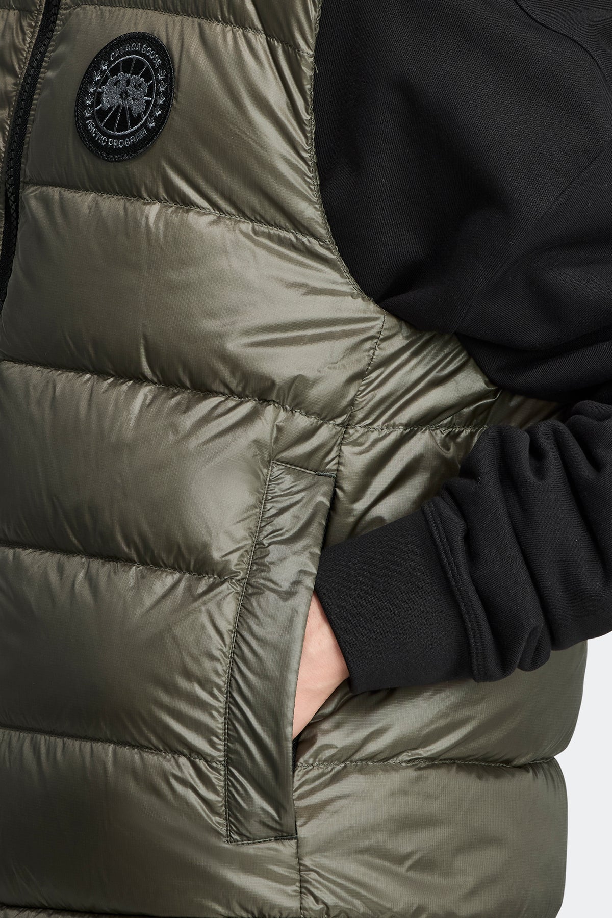 Crofton Vest Black Disc - Smokey Sage 1664 - on_detail_01
