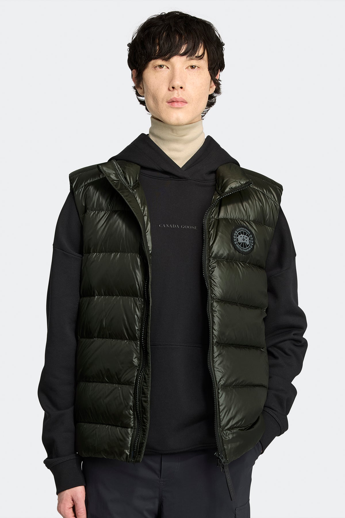 Crofton Vest Black Disc - Volcano 782 - on_front_01