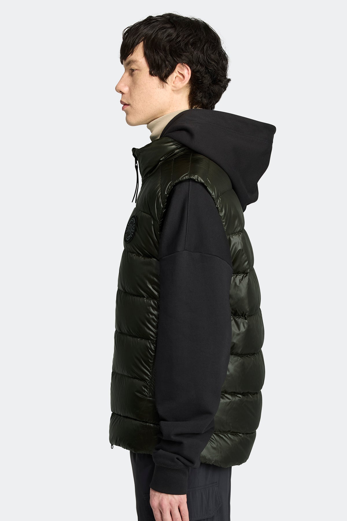 Crofton Vest Black Disc - Volcano 782 - on_side_01