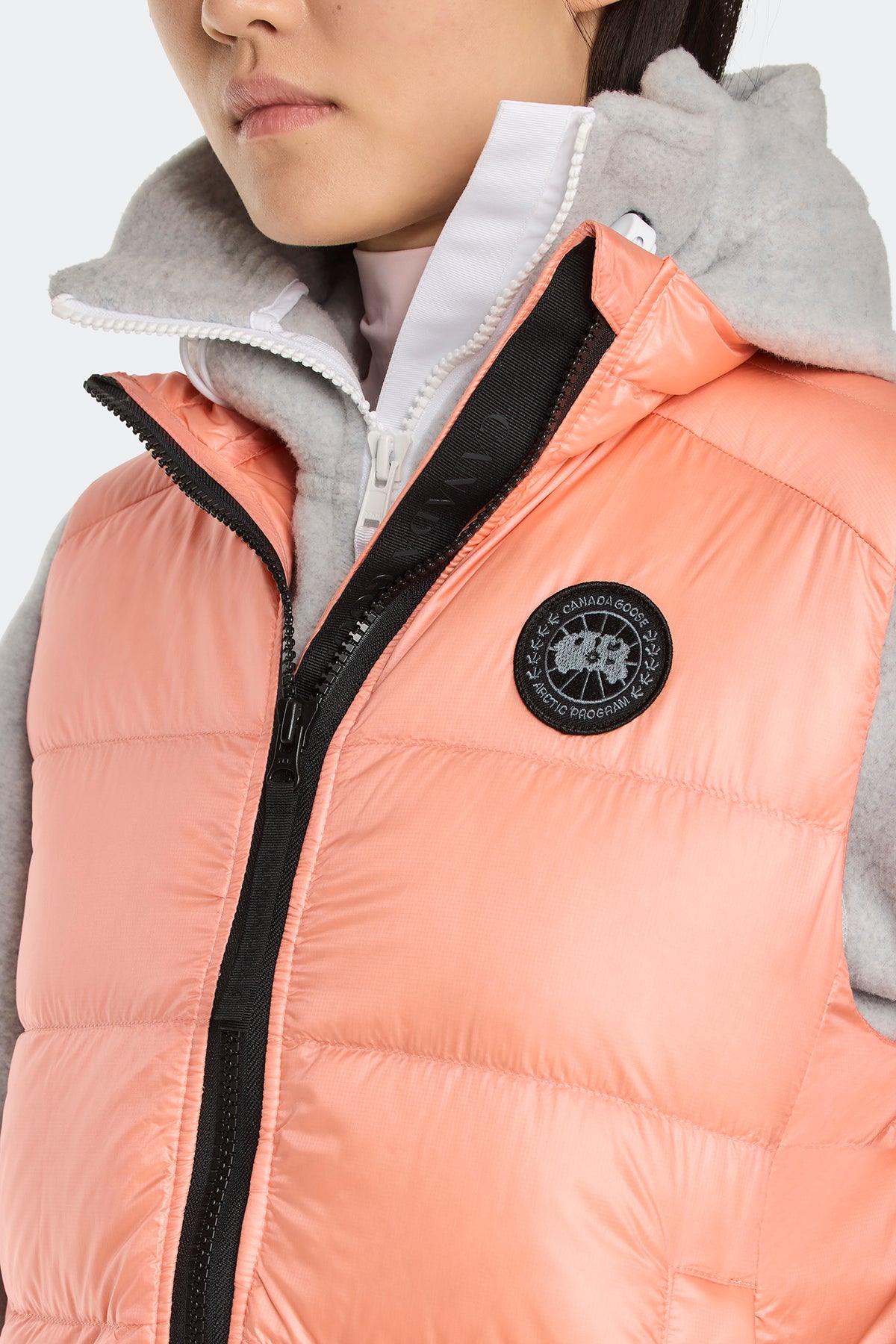 Cypress Vest Black Disc - Day Lily 1666 - on_detail_01
