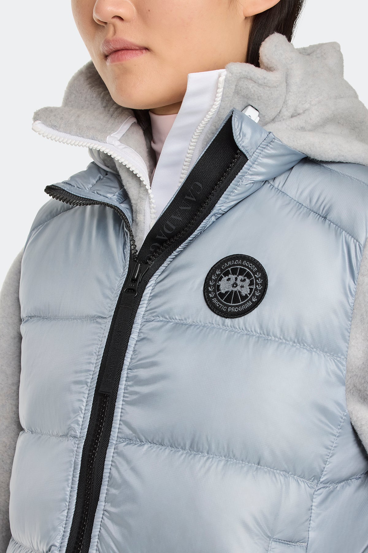 Cypress Vest Black Disc - Light Ozone Blue 1755 - on_detail_01