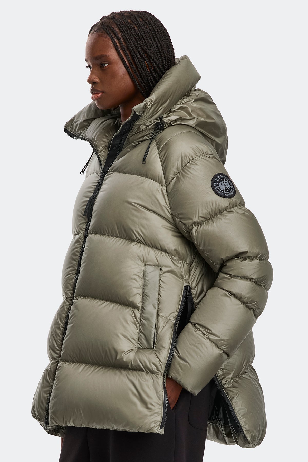 Cypress Puffer Black Disc - Smokey Sage 1664 - on_side_01