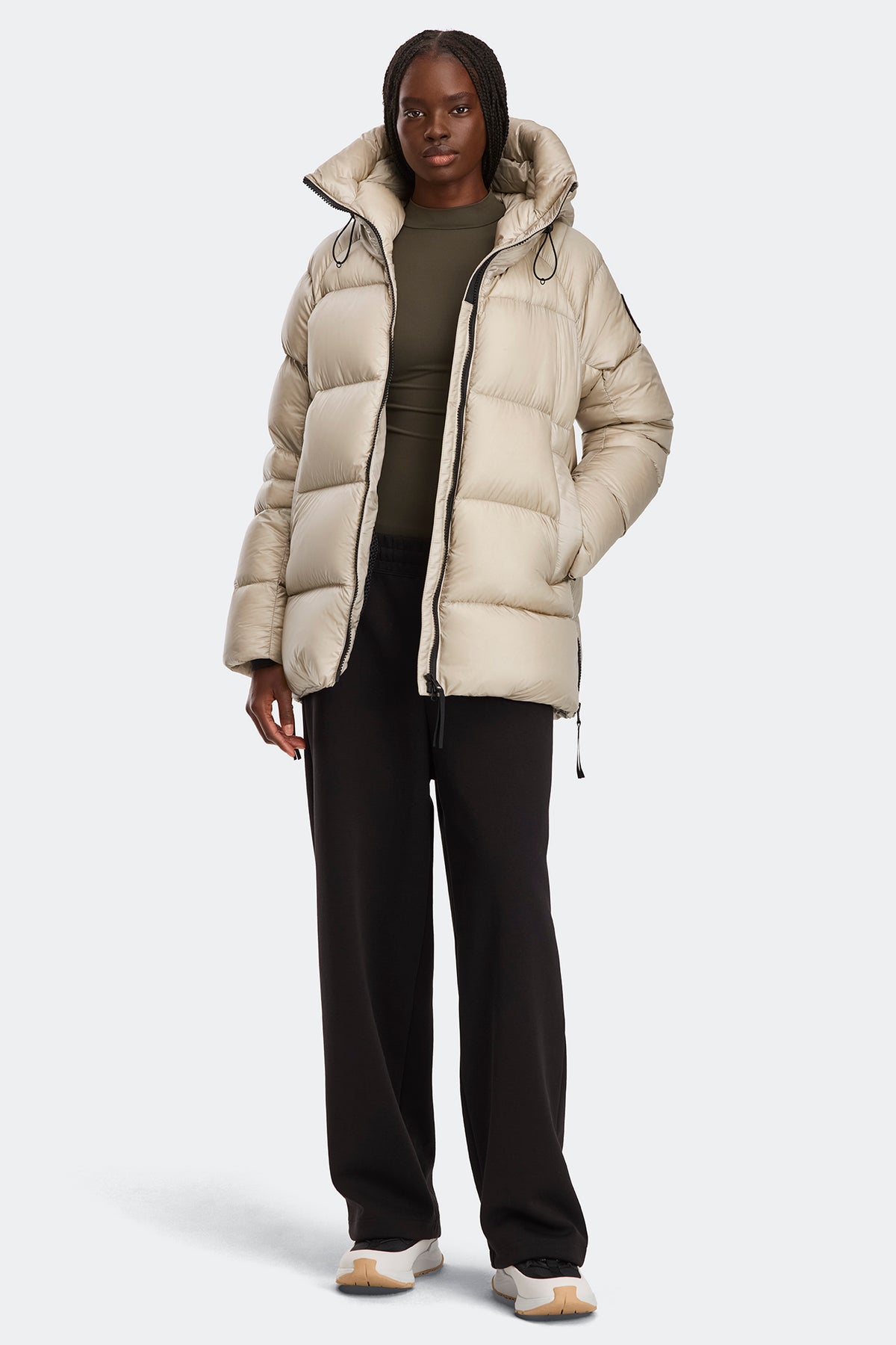 Cypress Puffer Black Disc - Limestone 9432 - on_full_body_01