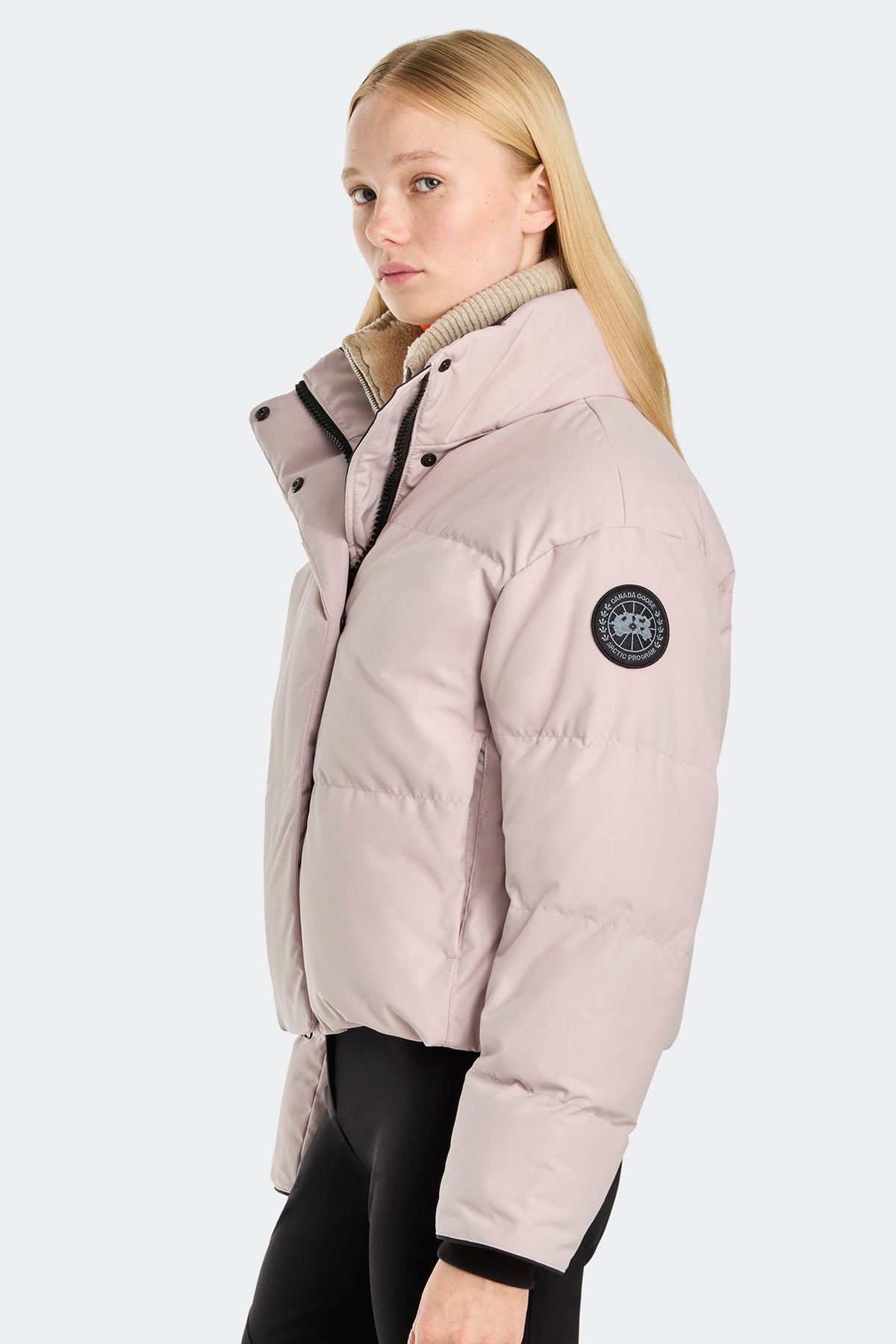 Grandview Cropped Jacket Black Disc - Lucent Rose 856 - on_side_01