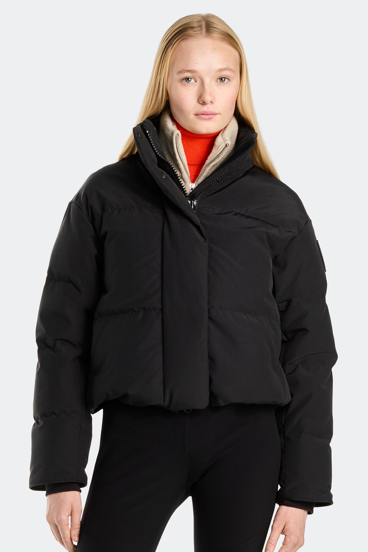 Grandview Cropped Jacket Black Disc - Black 9061 - on_front_closed_01