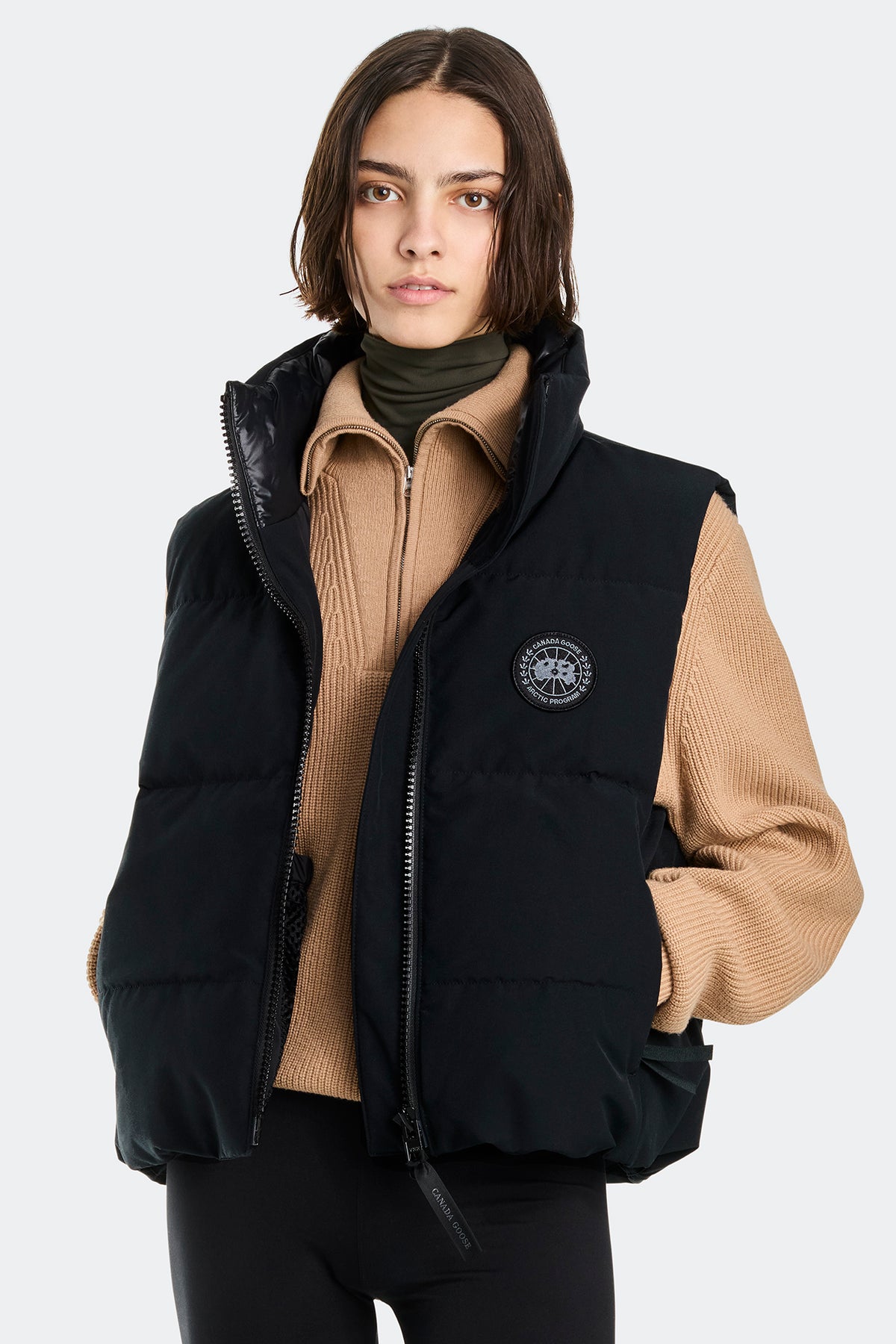 Grandview Cropped Vest Black Disc - Black 61 - on_front_01