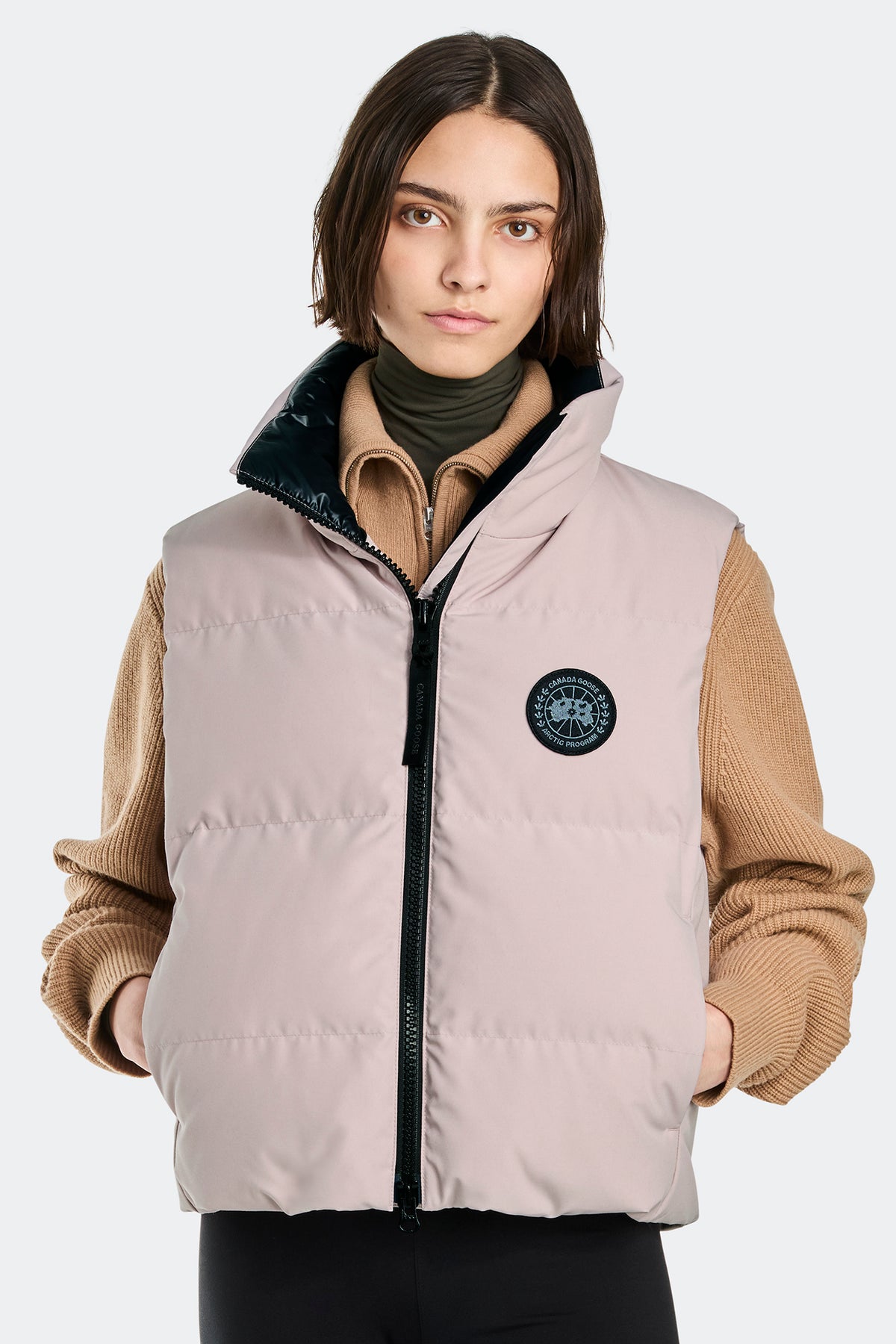 Grandview Cropped Vest Black Disc - Lucent Rose 856 - on_front_closed_01