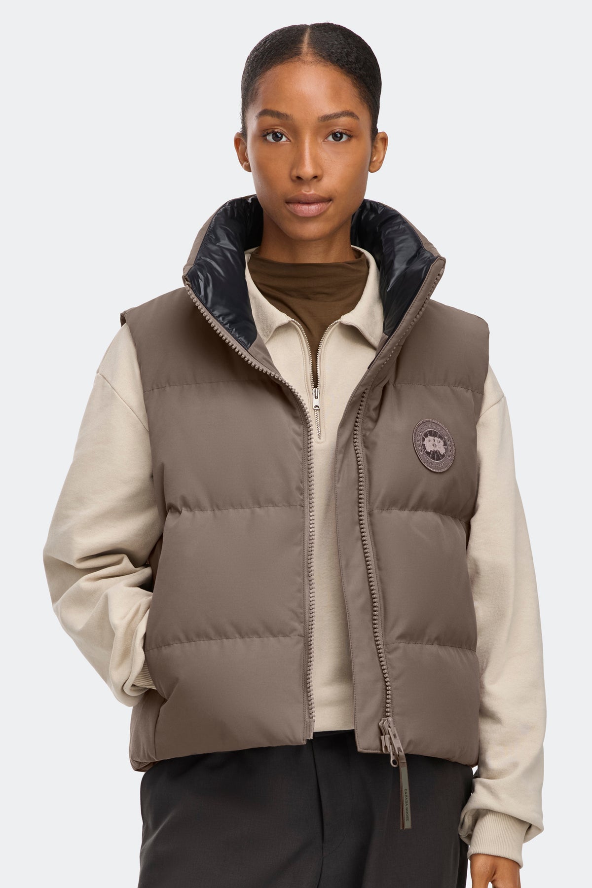 Grandview Cropped Vest Tonal Disc - Taupe Grey 9394 - on_front_01