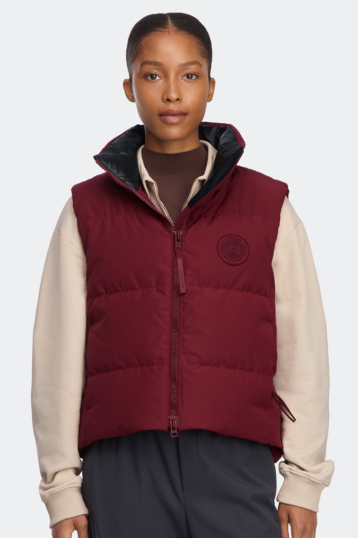 Grandview Cropped Vest Tonal Disc - Burnt Vermillion 9601 - on_front_01