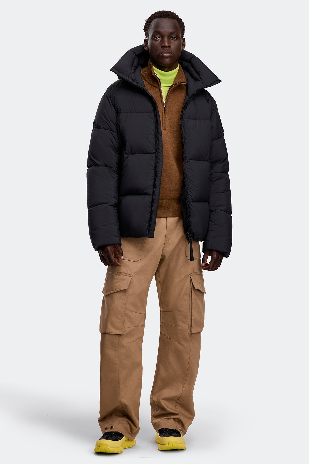 Crofton EnduraLuxe Puffer - Black 9061 - on_full_body_01