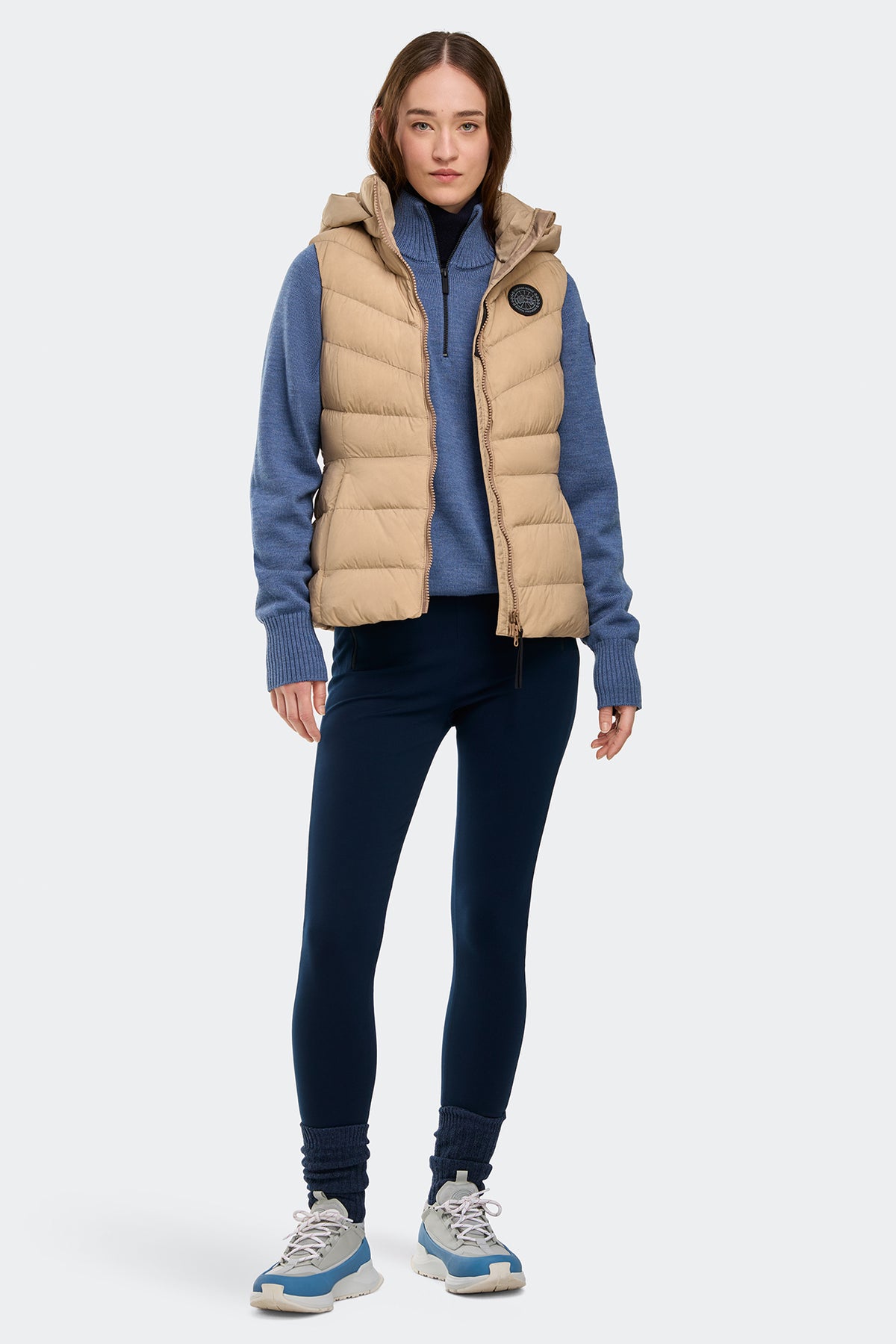 Clair Vest Black Disc - Desert Sand 1483 - on_full_body_01
