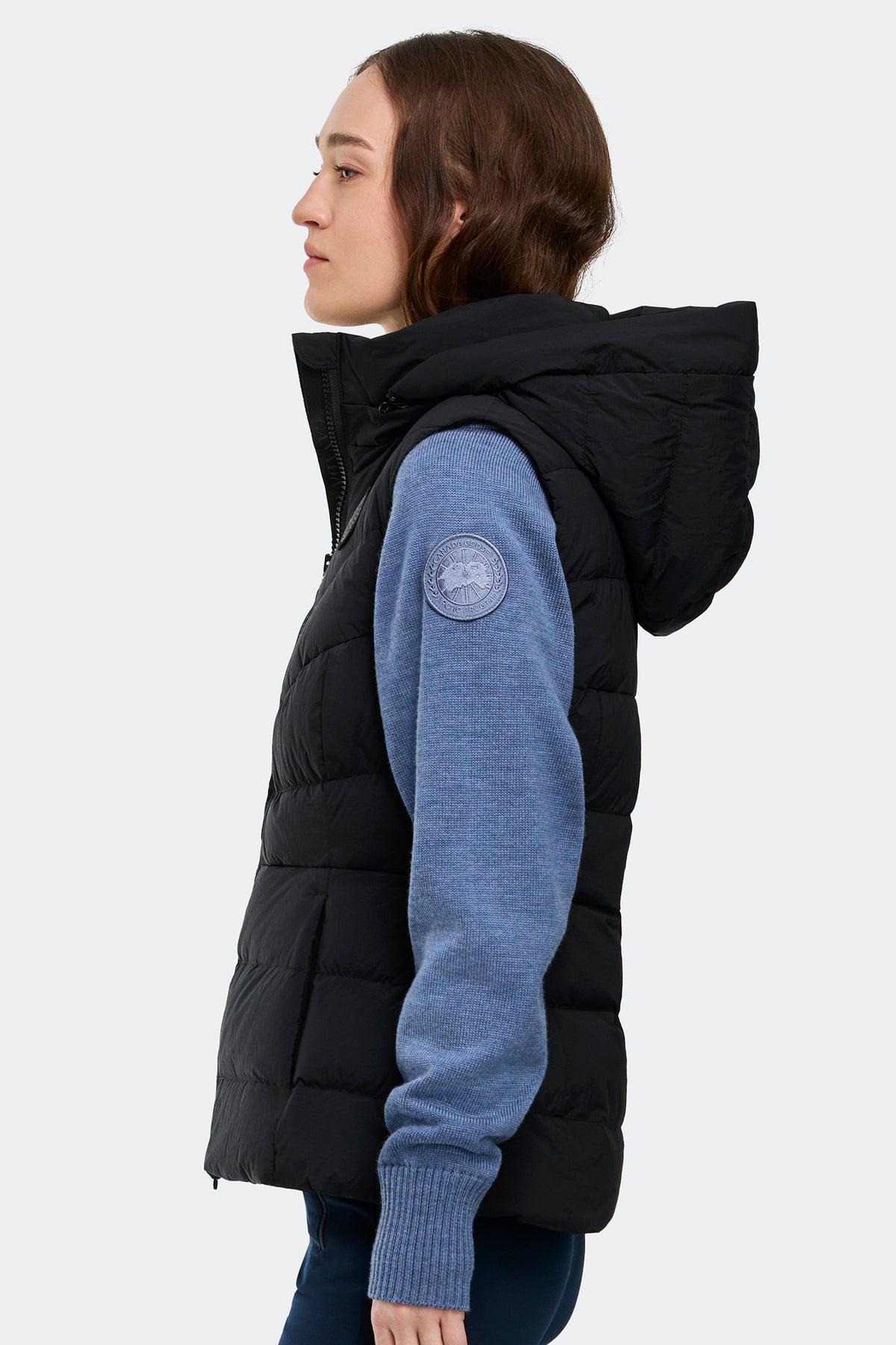 Clair Vest Black Disc - Black 9061 - on_side_01