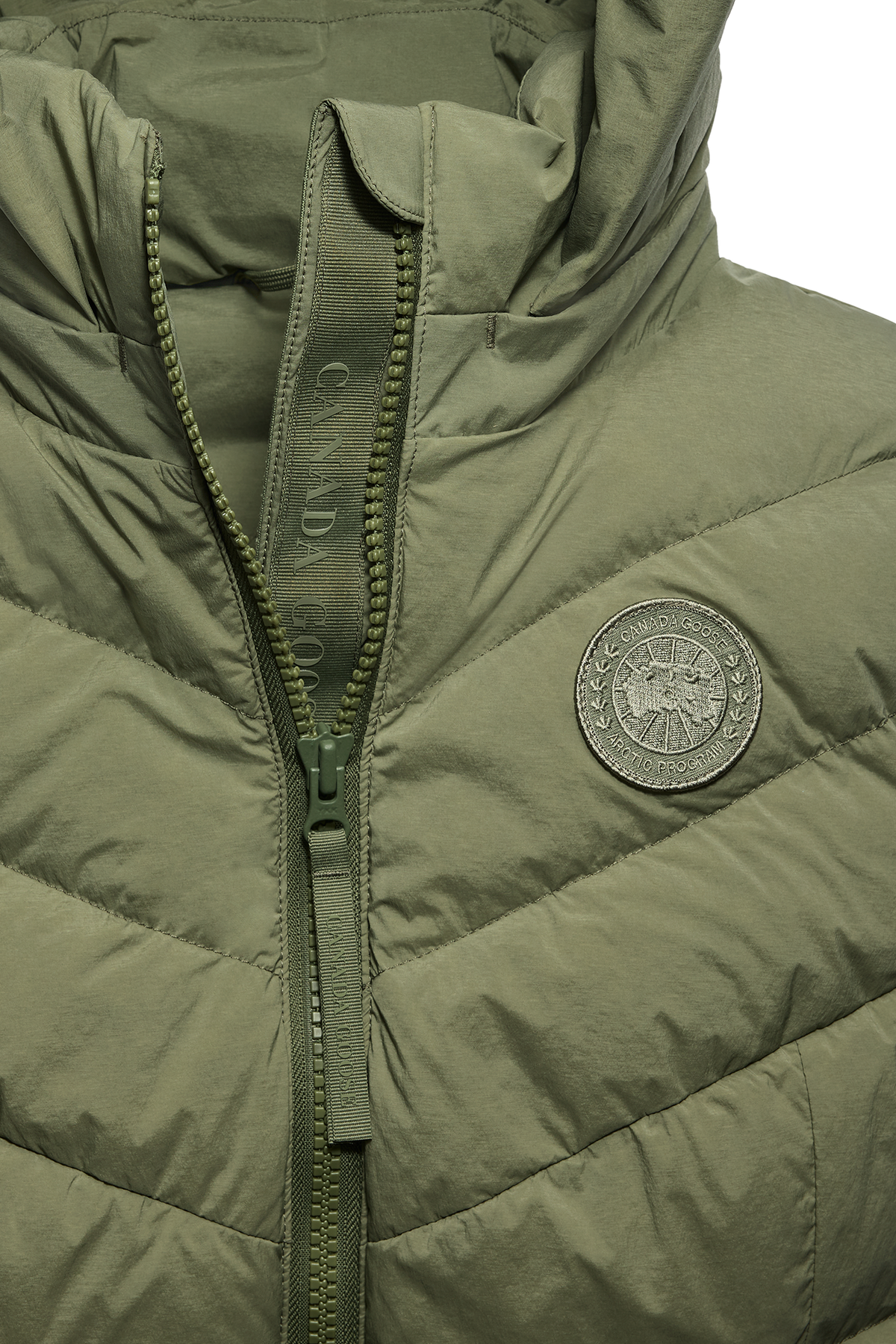 Clair Vest Tonal Disc - Vireo Green 9126 - off_detail_01