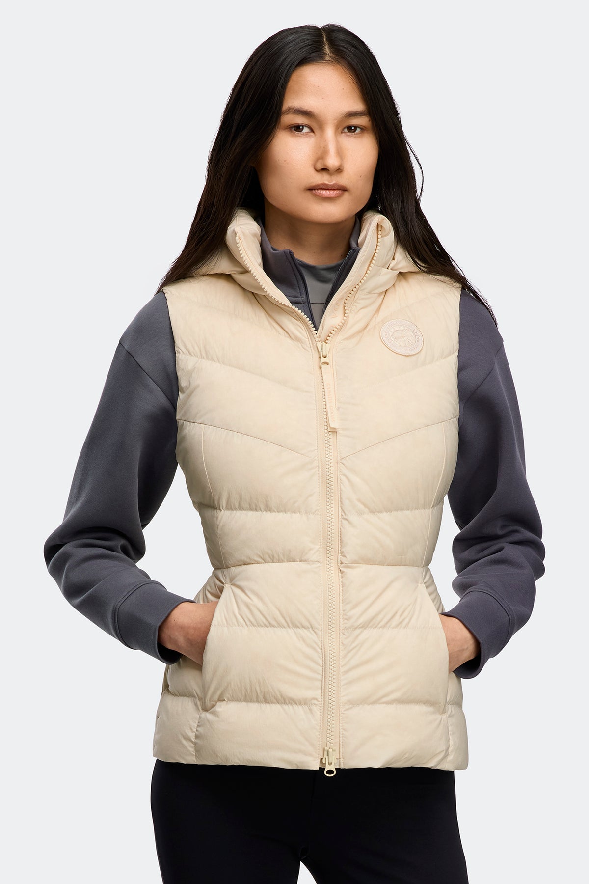 Clair Vest Tonal Disc - Linen 9314 - on_front_closed_01