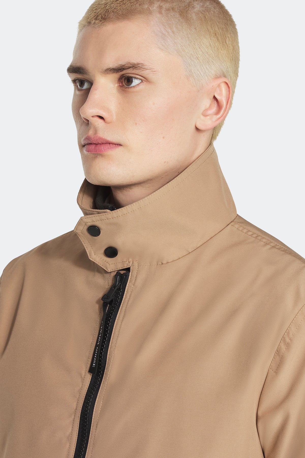 Rosedale Lightweight Jacket Black Disc - Desert Sand 9311 - on_detail_01