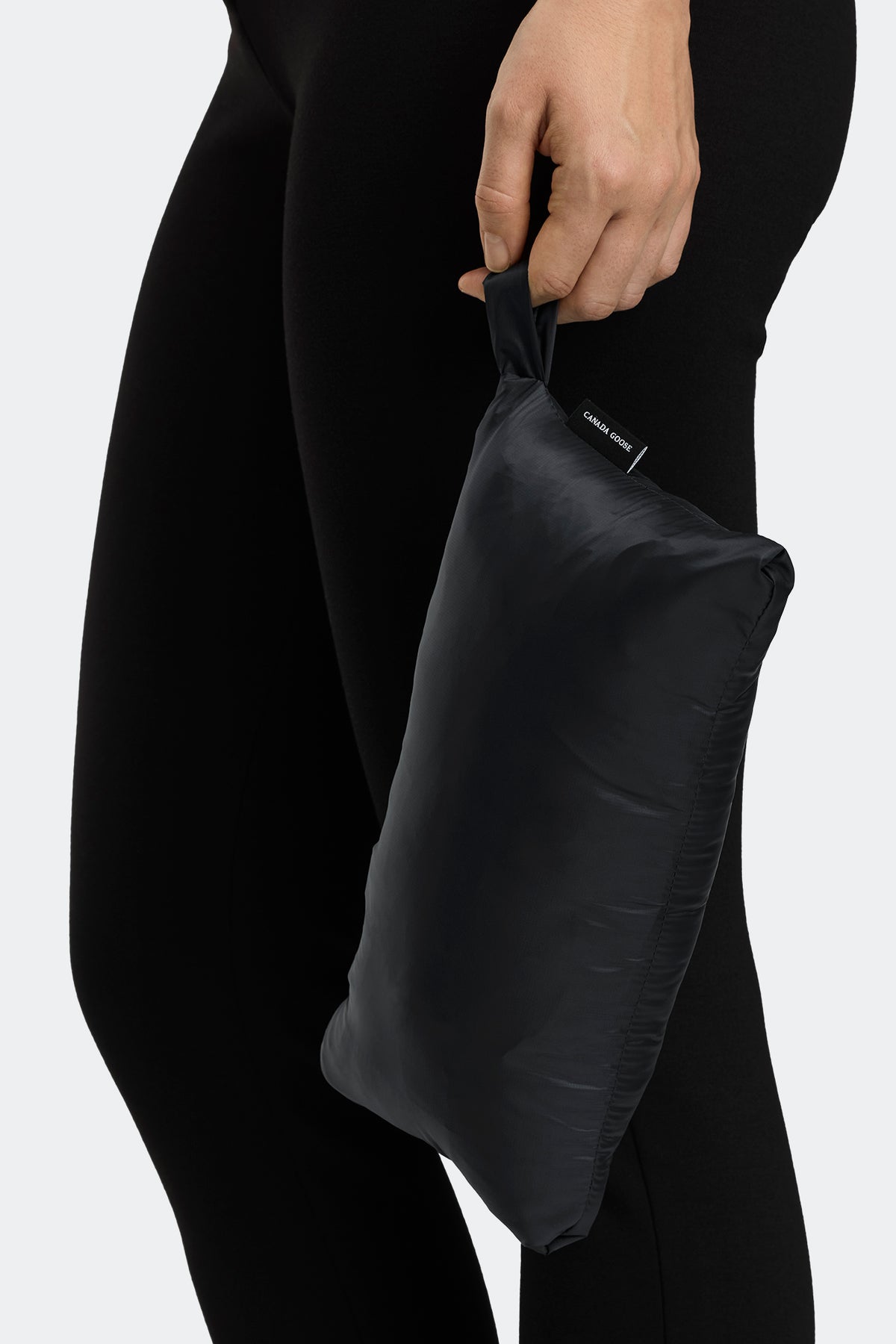 Aethera Hoodie Tonal Disc - Black 9061 - on_detail_01