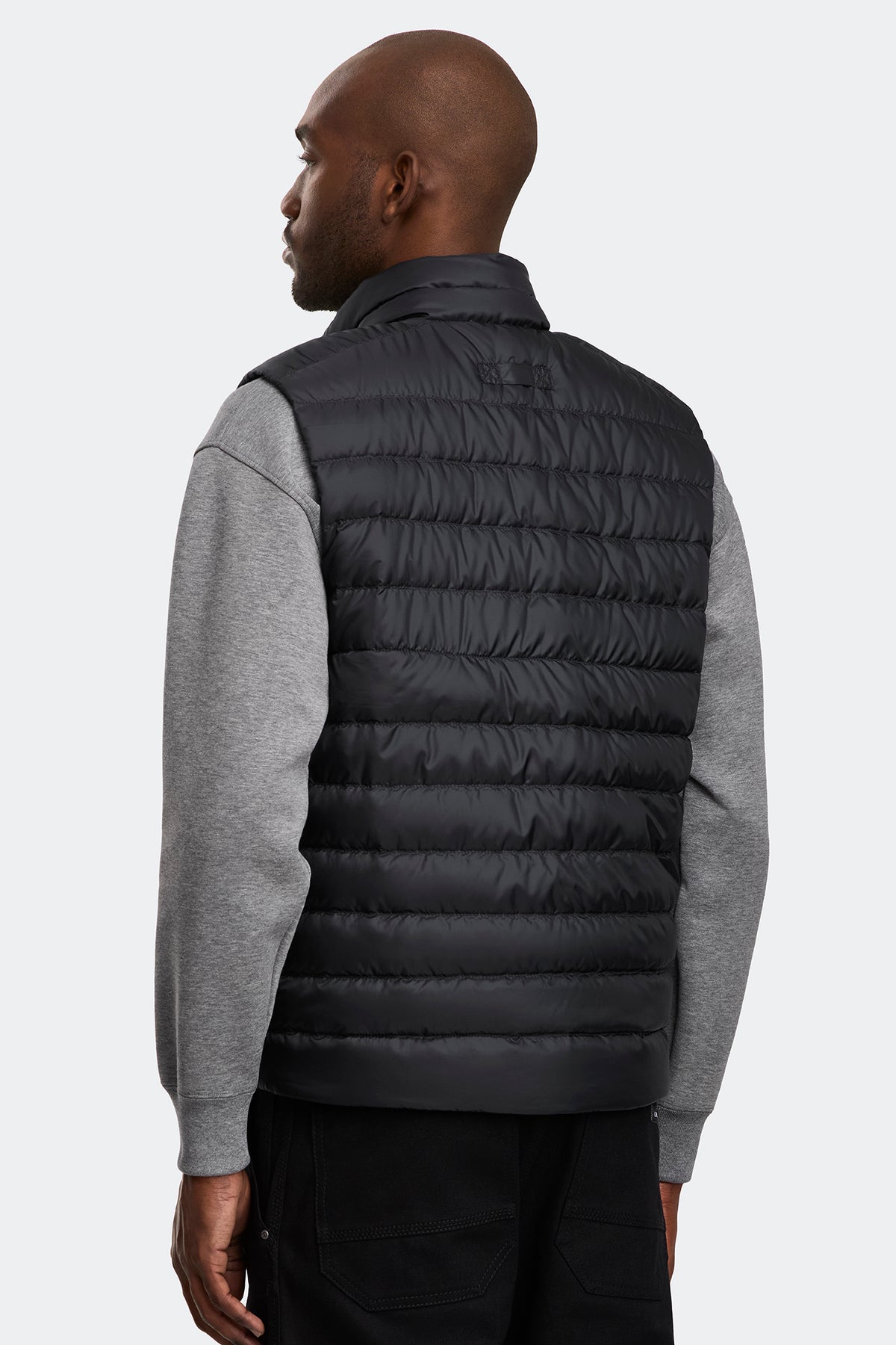 Stratus Vest Tonal Disc - Black 9061 - on_back_01