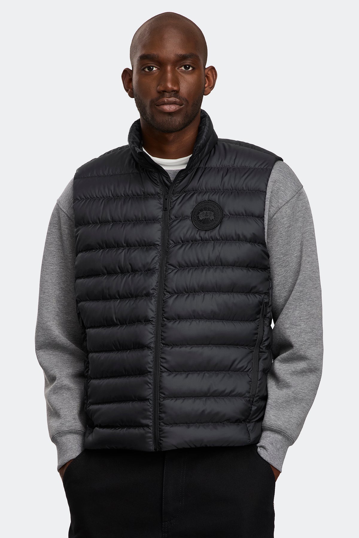 Stratus Vest Tonal Disc - Black 9061 - on_front_closed_01