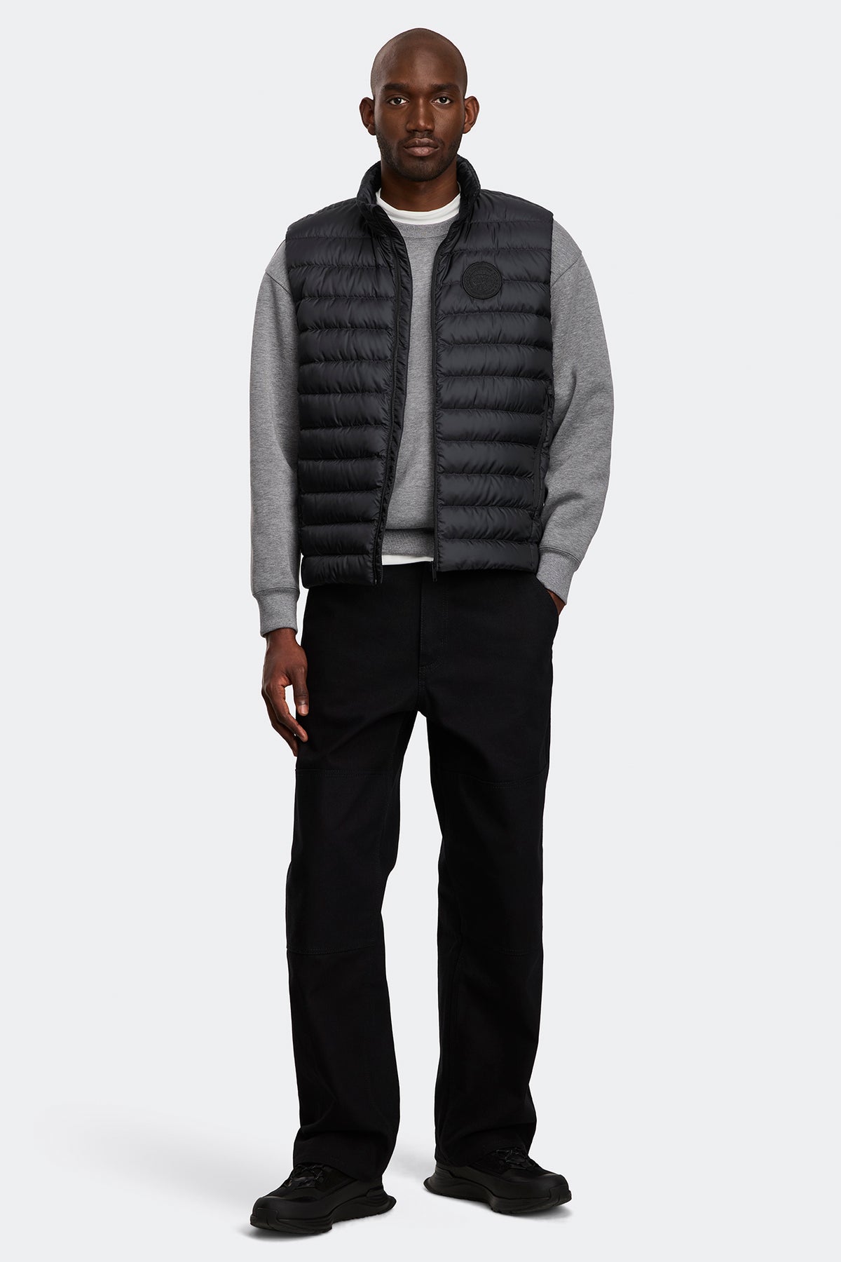 Stratus Vest Tonal Disc - Black 9061 - on_full_body_01