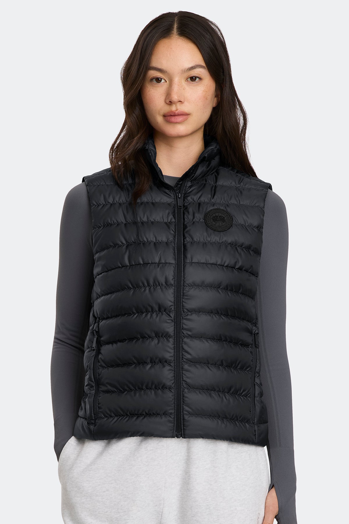 Aethera Vest Tonal Disc - Black 9061 - on_front_closed_01