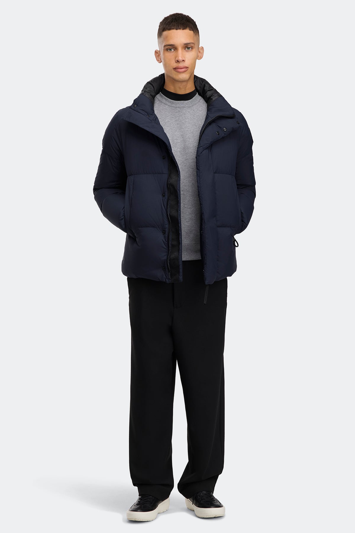 Everett Puffer - Atlantic Nvy 9063 - on_full_body_01