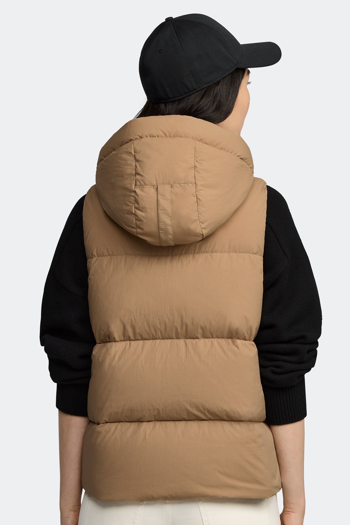 Junction Puffer Vest Black Disc - Desert Sand 1483 - on_back_01