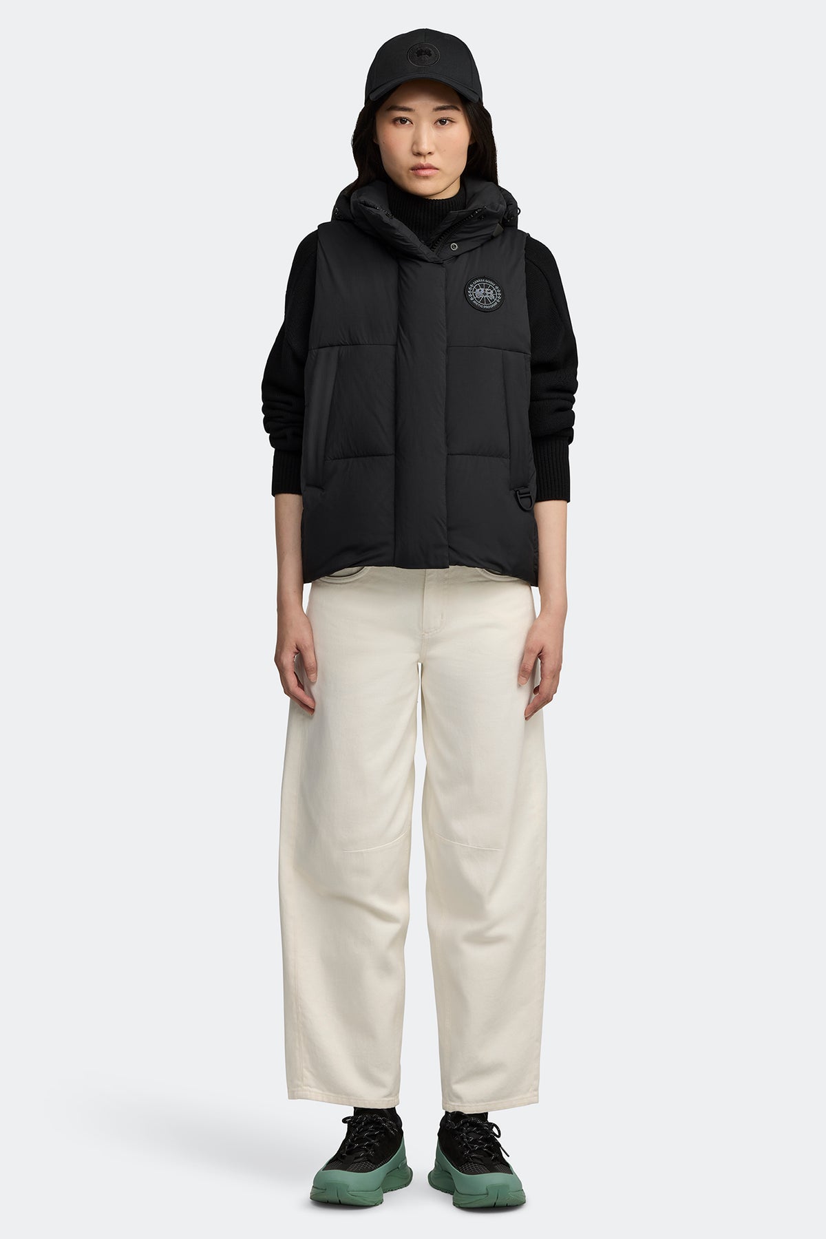Junction Puffer Vest Black Disc - Black 61 - on_full_body_01