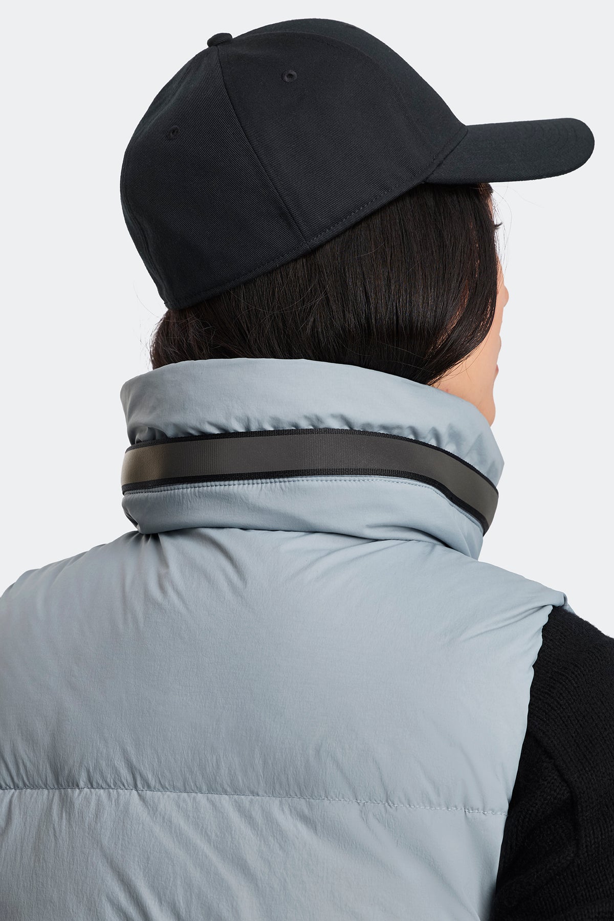 Junction Puffer Vest Black Disc - Light Ozone Blue 9339 - on_detail_01