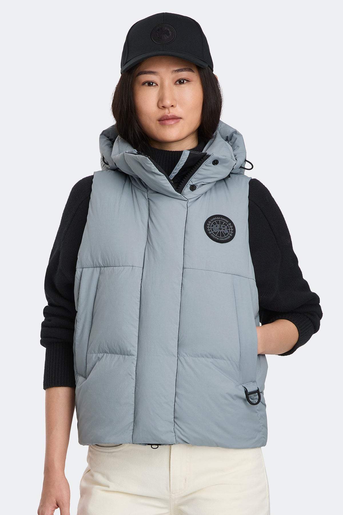Junction Puffer Vest Black Disc - Light Ozone Blue 9339 - on_front_closed_01