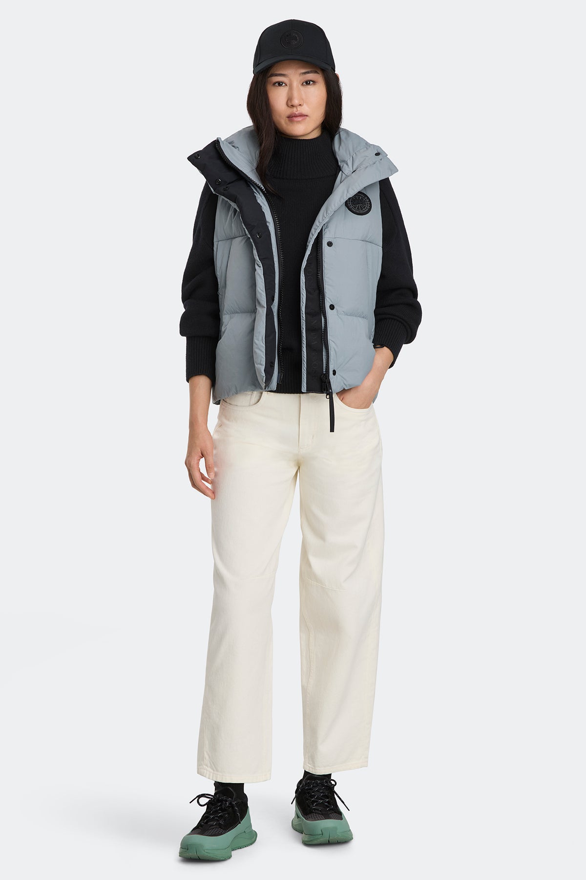 Junction Puffer Vest Black Disc - Light Ozone Blue 9339 - on_full_body_01