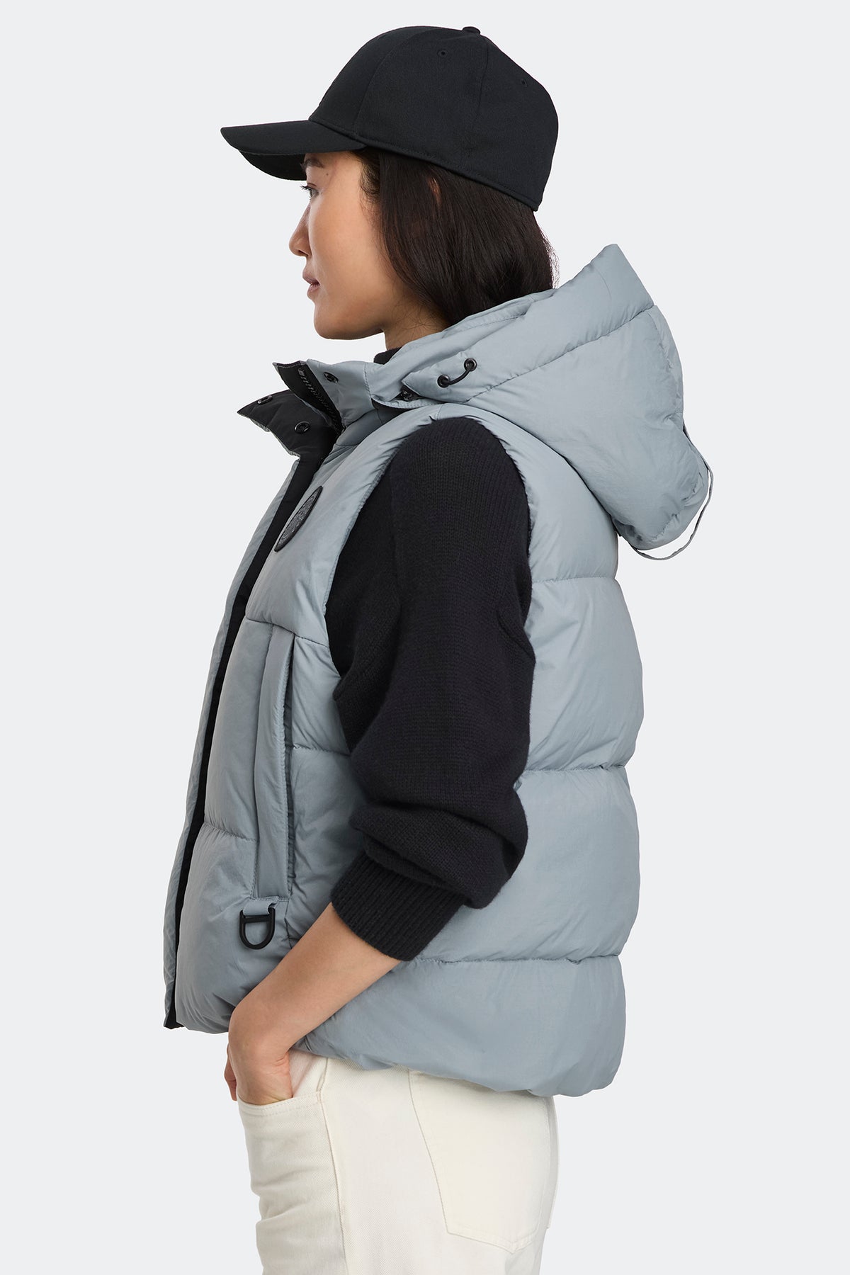 Junction Puffer Vest Black Disc - Light Ozone Blue 9339 - on_side_01