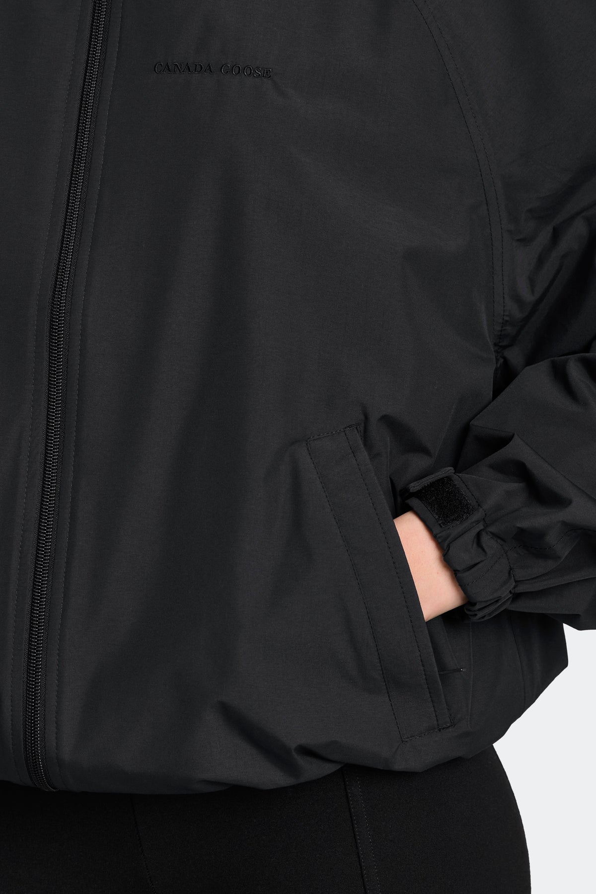 Axis Lightweight Jacket - Black 9061 - on_detail_01