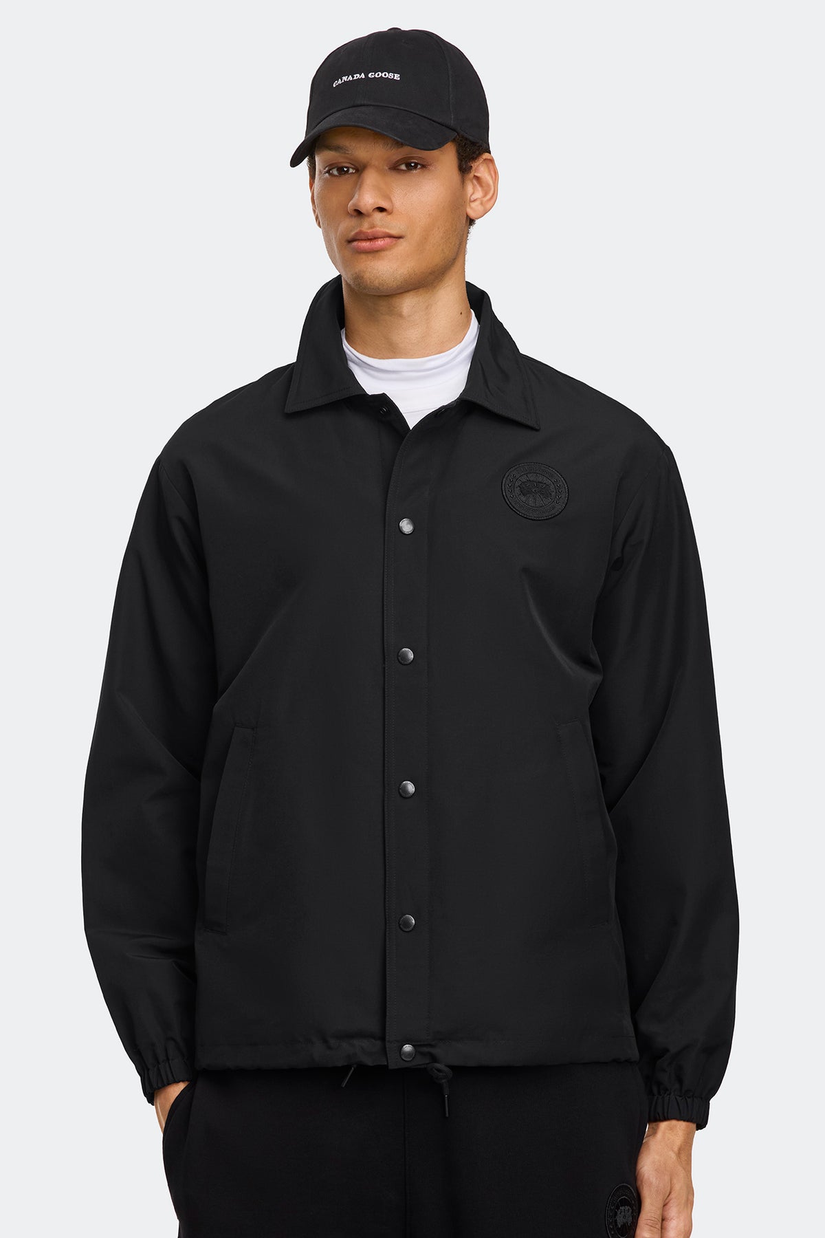 Regency Lightweight Jacket Tonal Disc - Black 9061 - on_front_closed_01