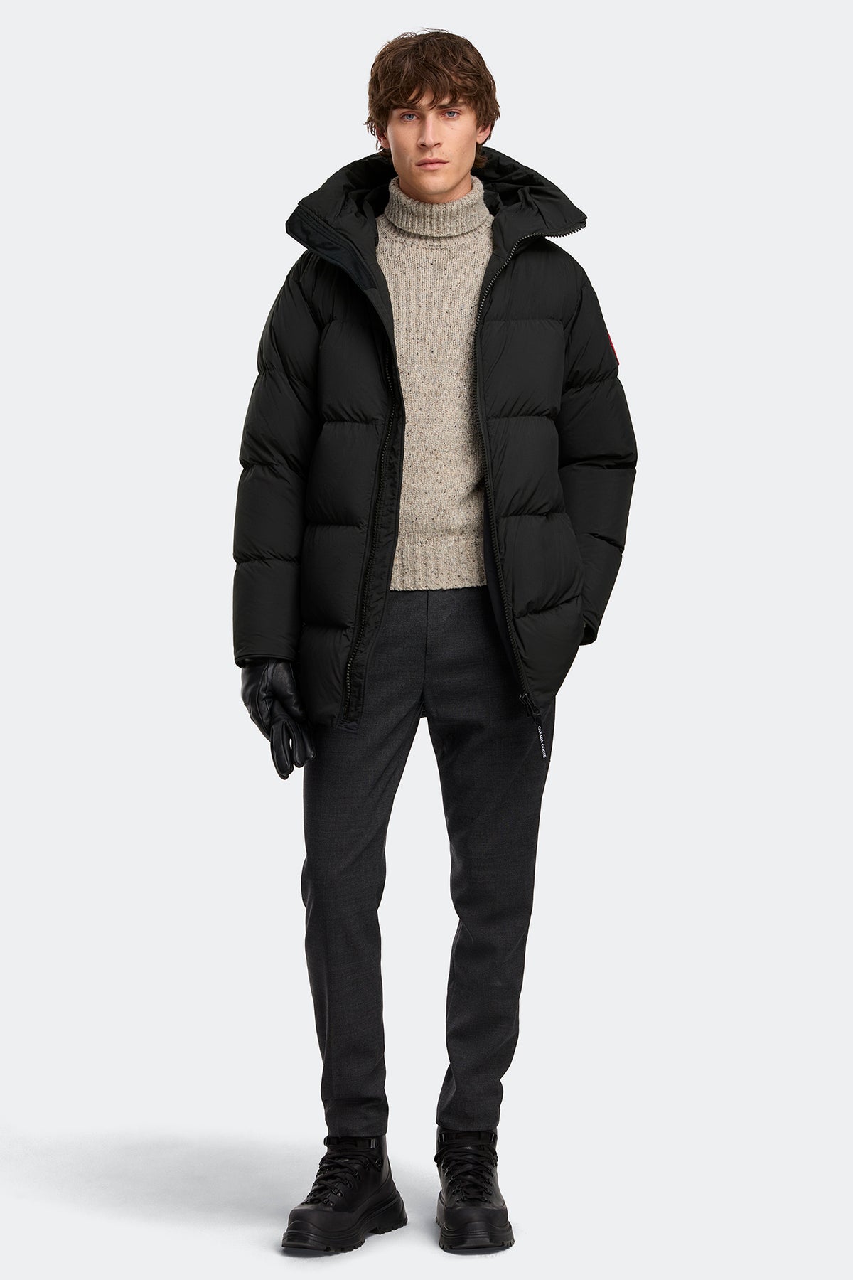 Lawrence Puffer - Black 9061 - on_full_body_01