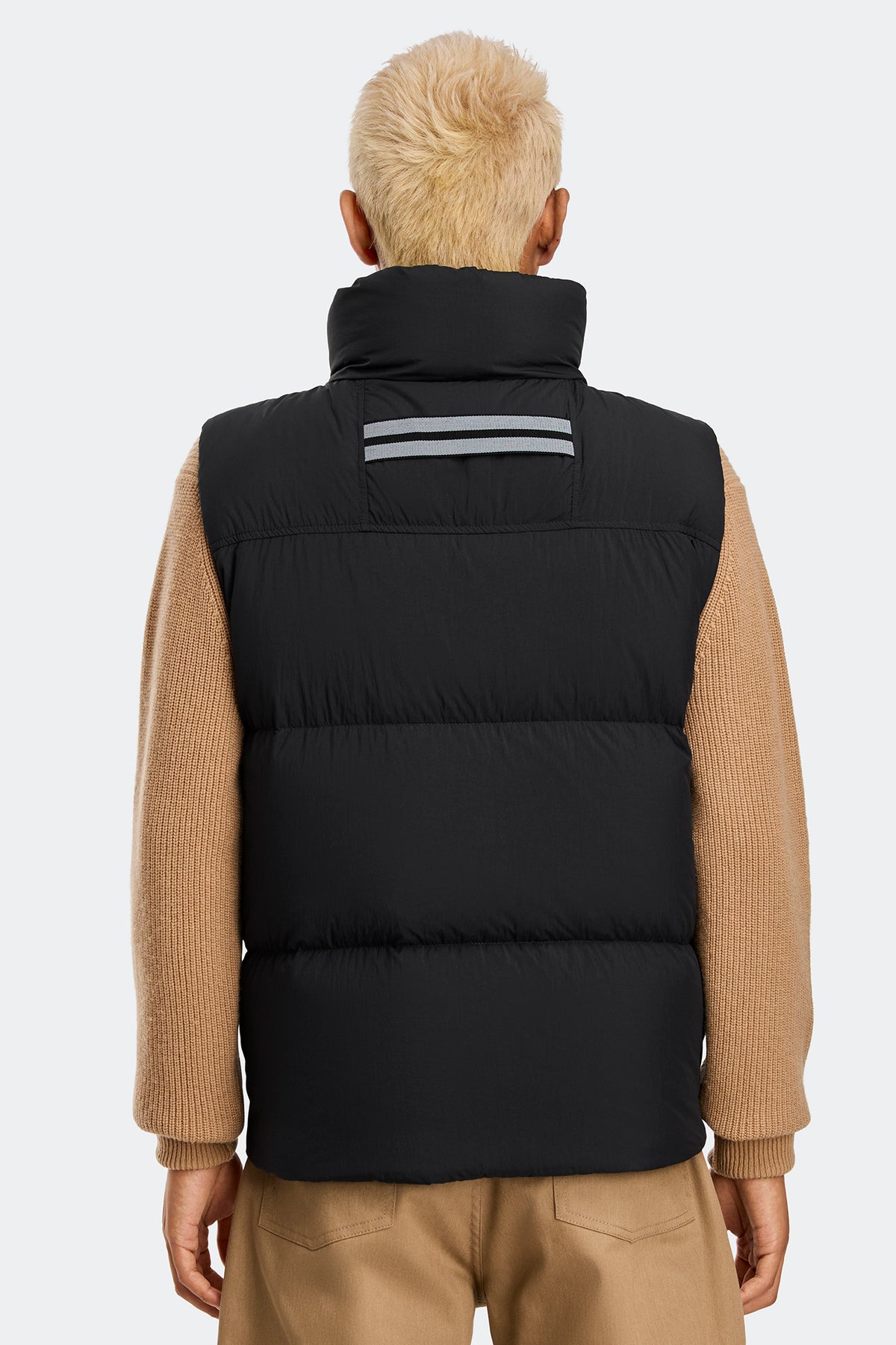 Lawrence Puffer Vest - Black 61 - on_back_01