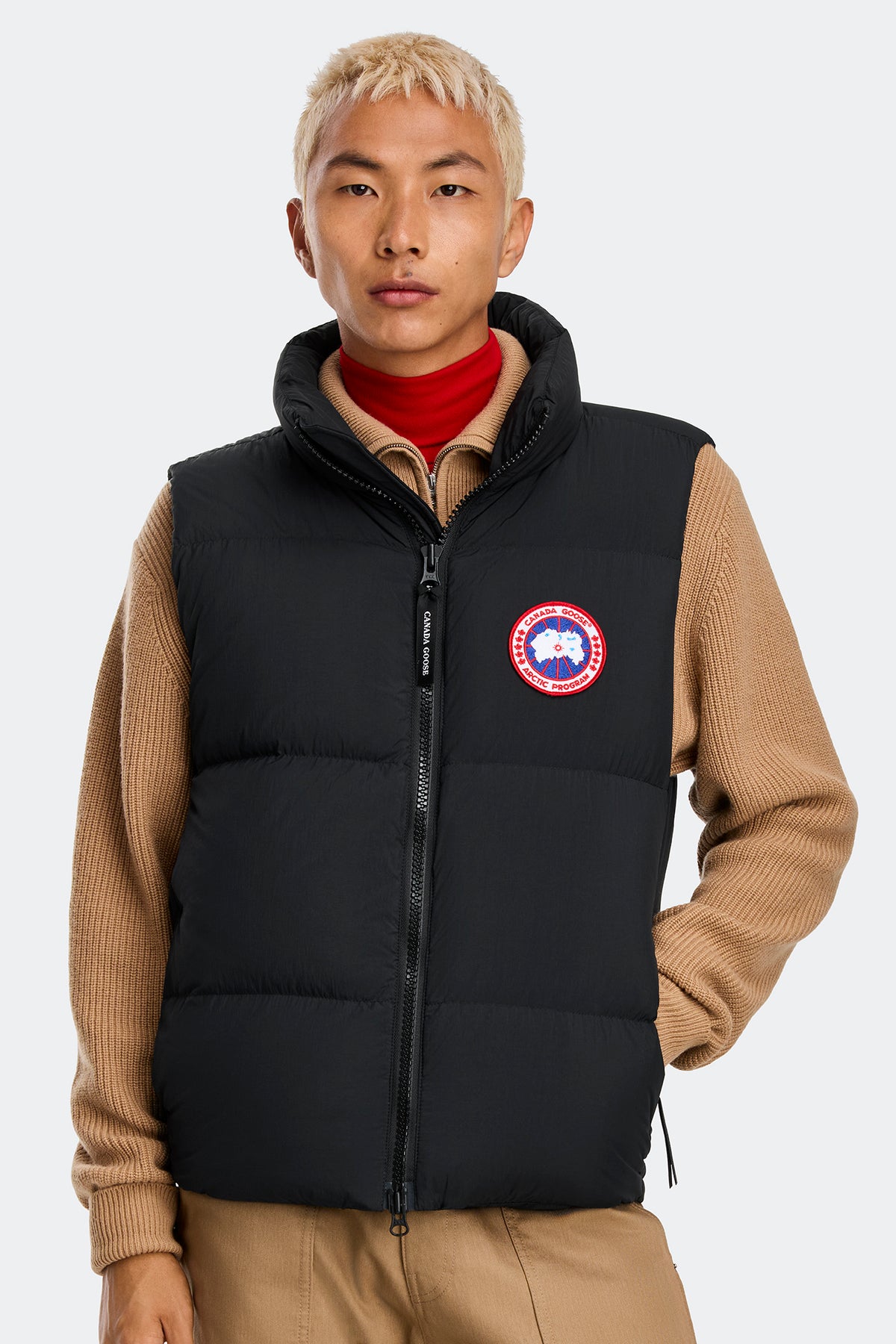 Lawrence Puffer Vest - Black 61 - on_front_closed_01