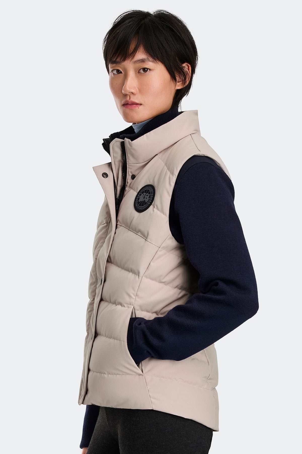 Freestyle Vest Black Disc - Lucent Rose 856 - on_side_01