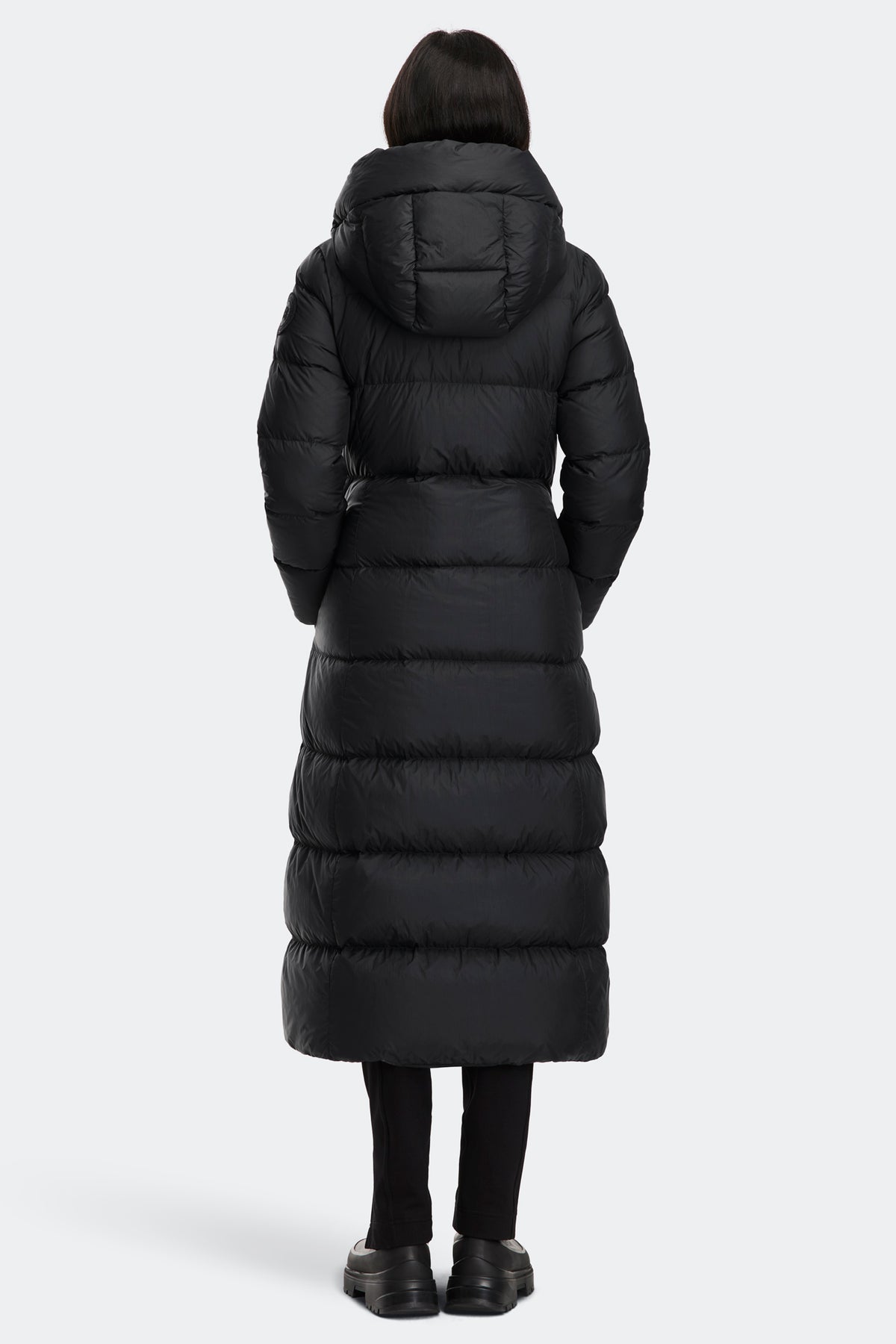 Mystique Puffer - Black 9061 - on_back_01