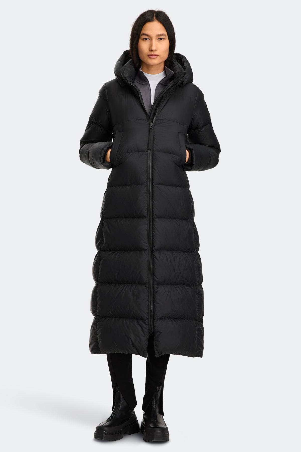 Mystique Puffer - Black 9061 - on_front_closed_01