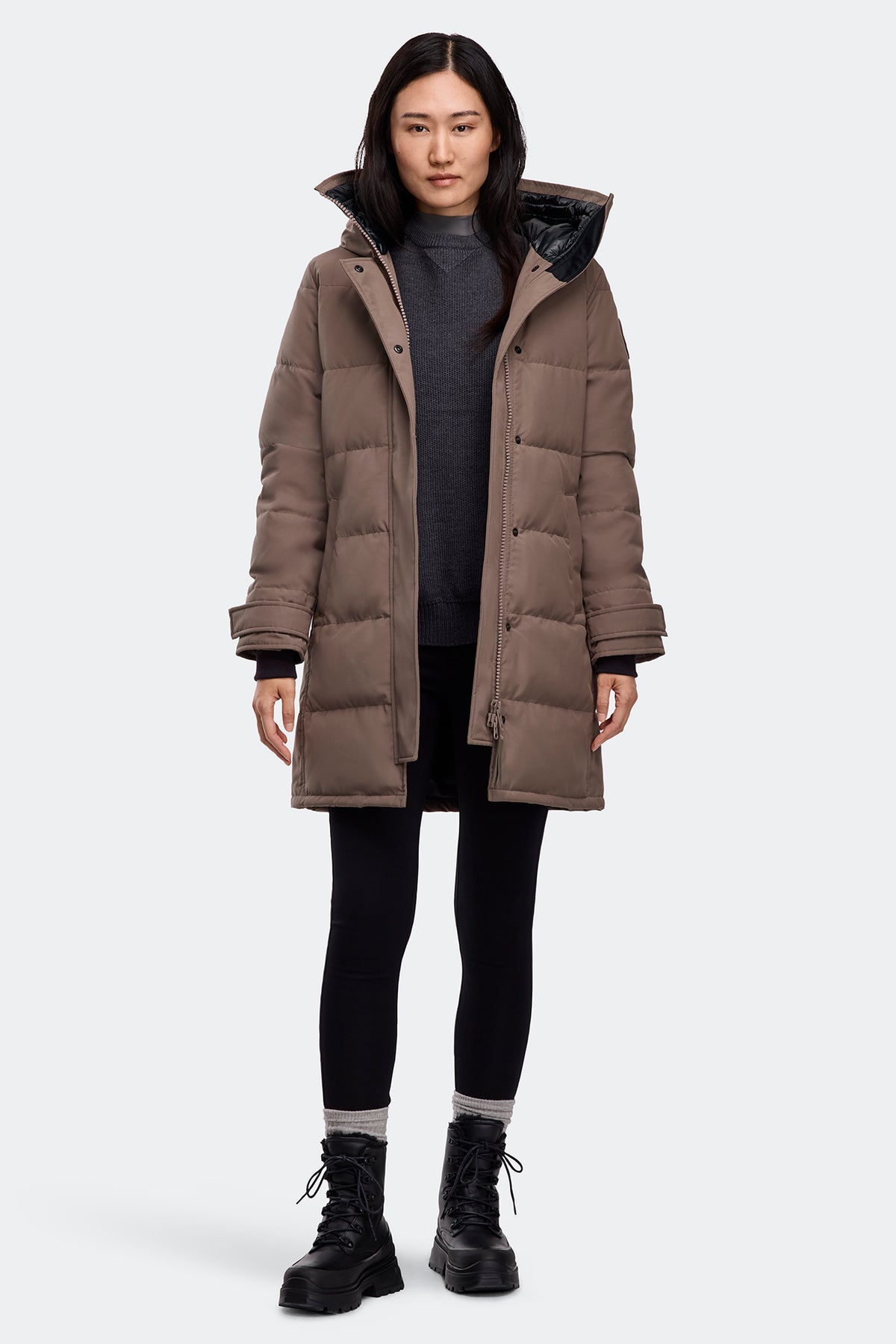Shelburne Parka Tonal Disc - Taupe Grey 9394 - on_full_body_01