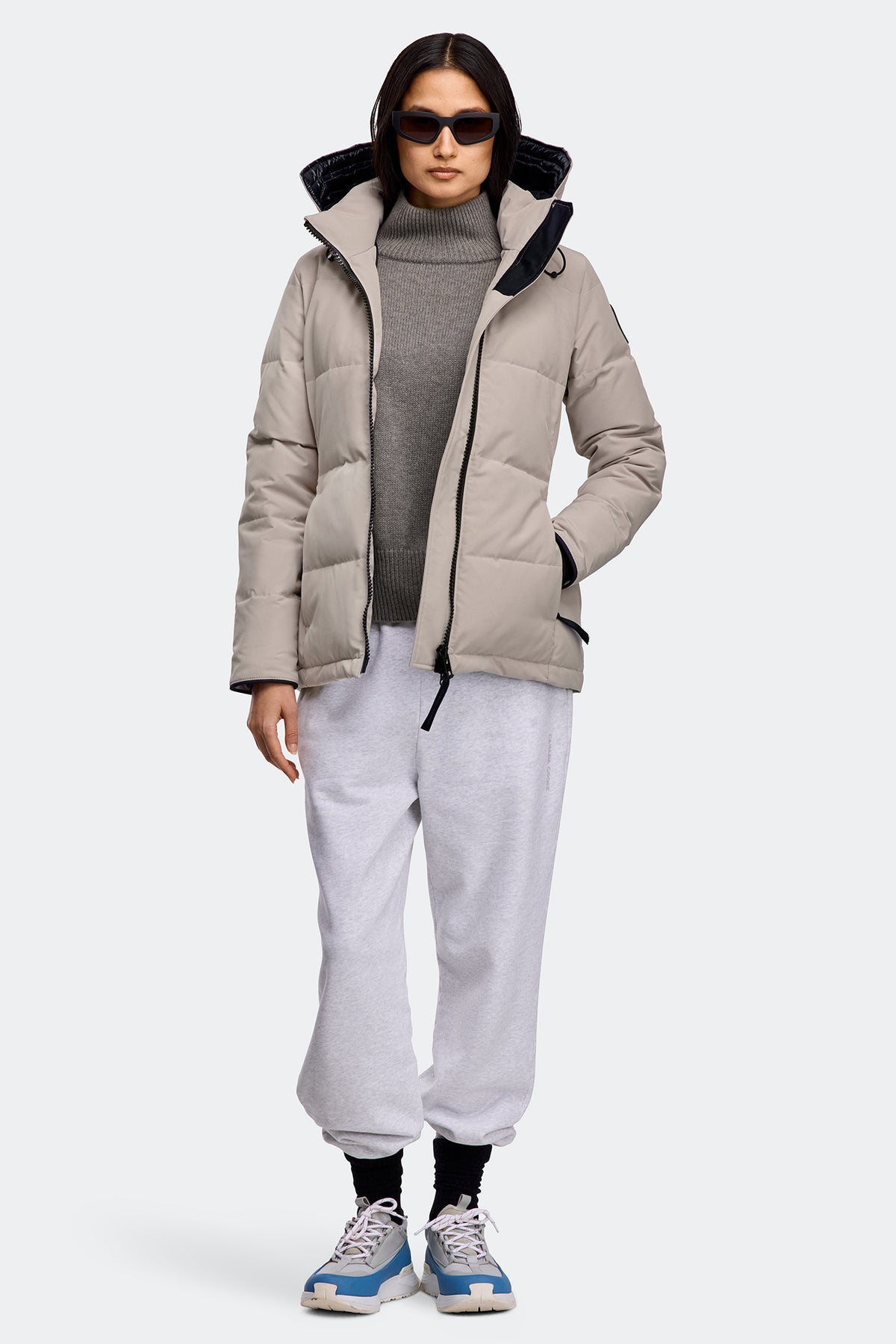 Chelsea Parka Black Disc - Limestone 9432 - on_full_body_01