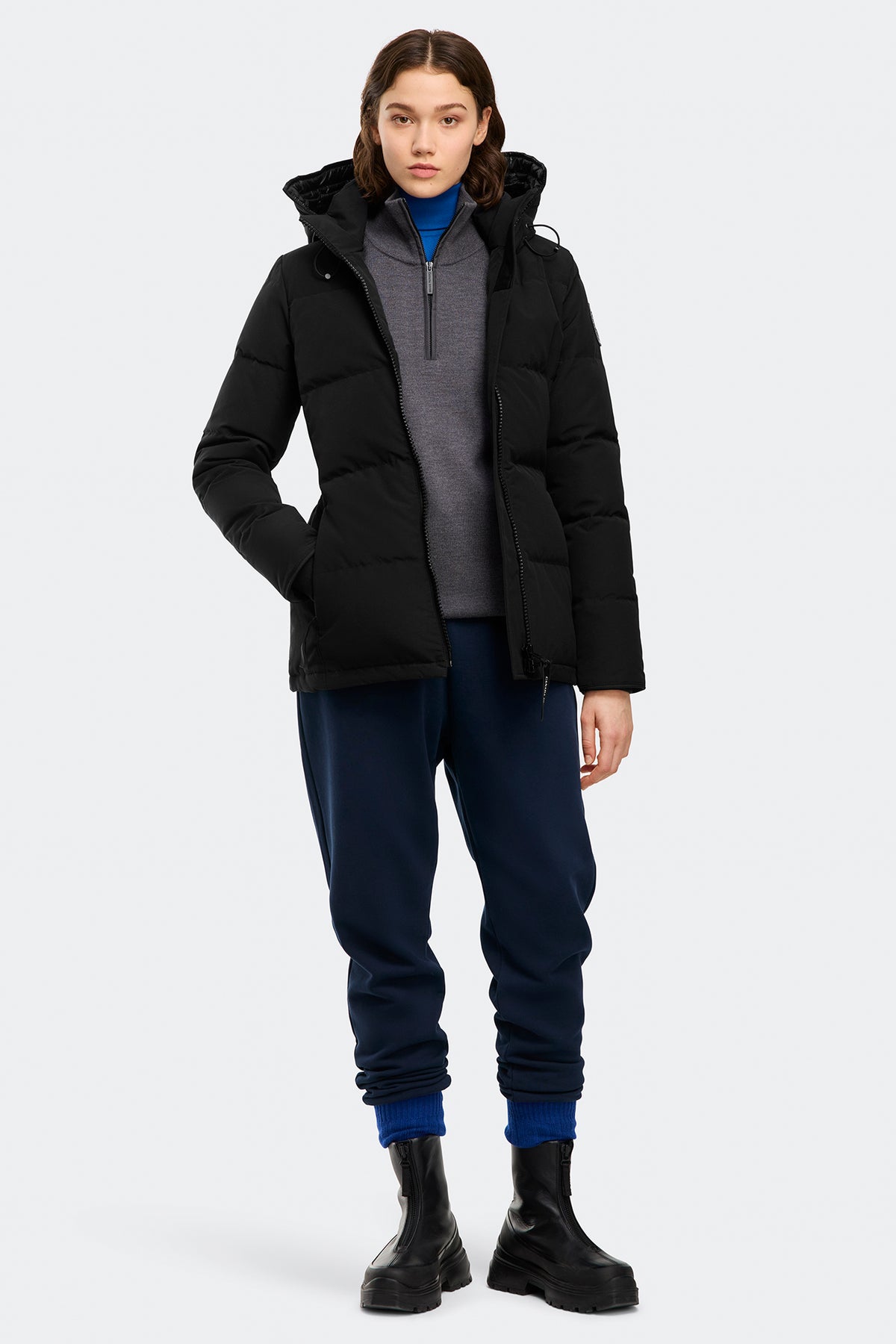 Chelsea Parka - Black 9061 - on_full_body_01