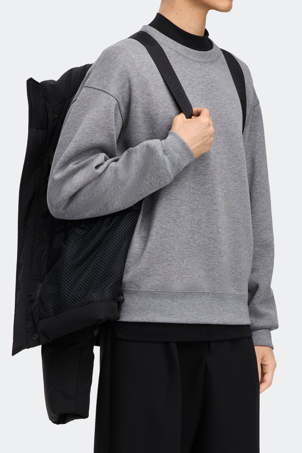 Bayview Parka - Black 9061 - on_detail_01