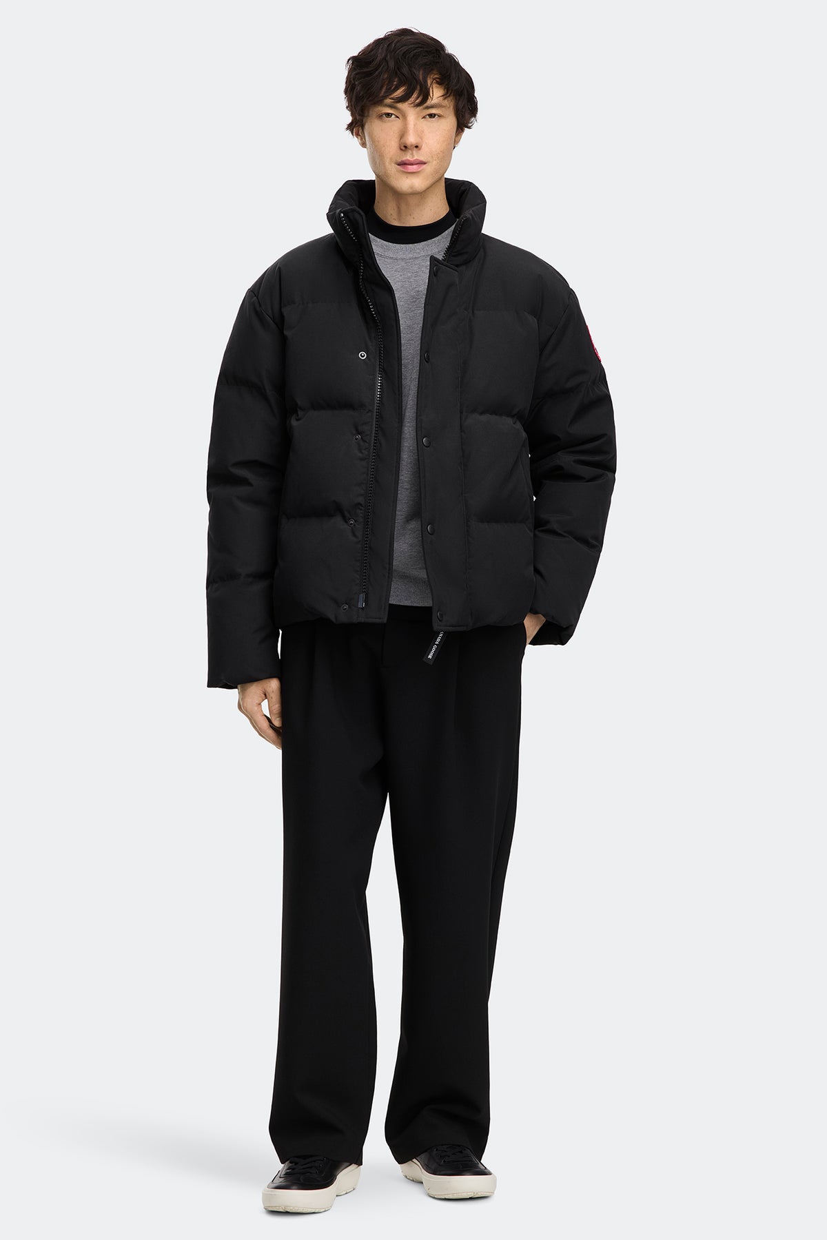 Bayview Parka - Black 9061 - on_full_body_01
